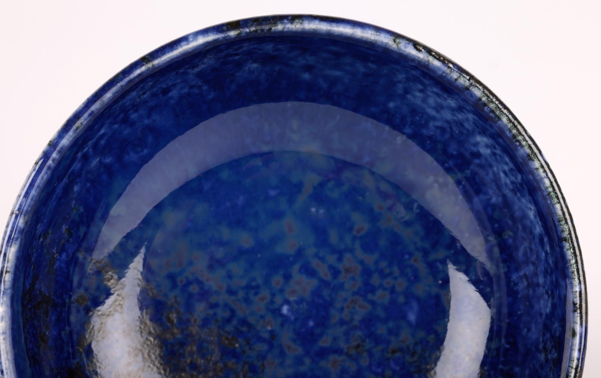 Ciotola smaltata Ruskin Arts & Crafts in stile fine lustro blu in vendita 2