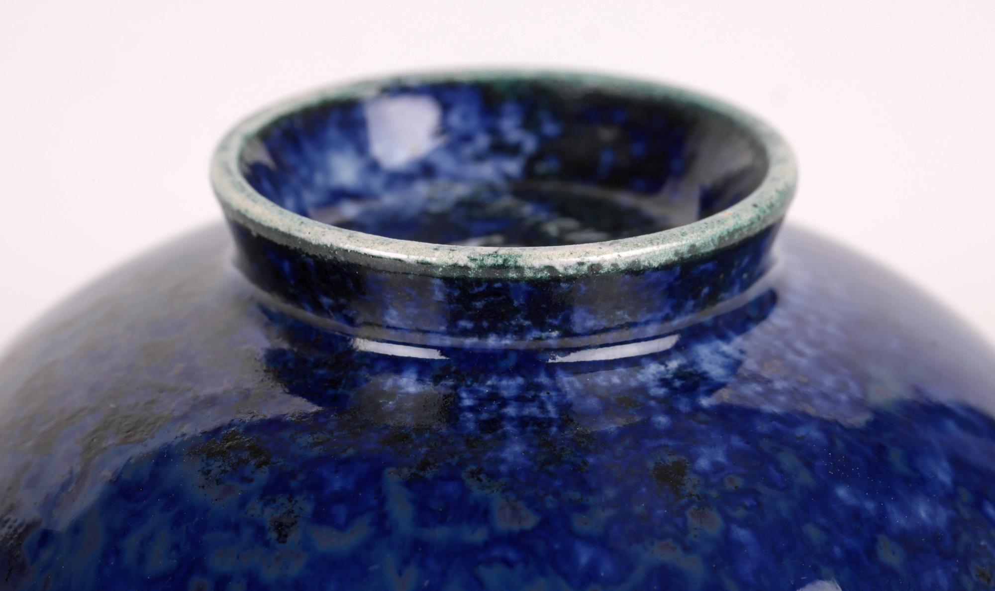 Ciotola smaltata Ruskin Arts & Crafts in stile fine lustro blu in vendita 3