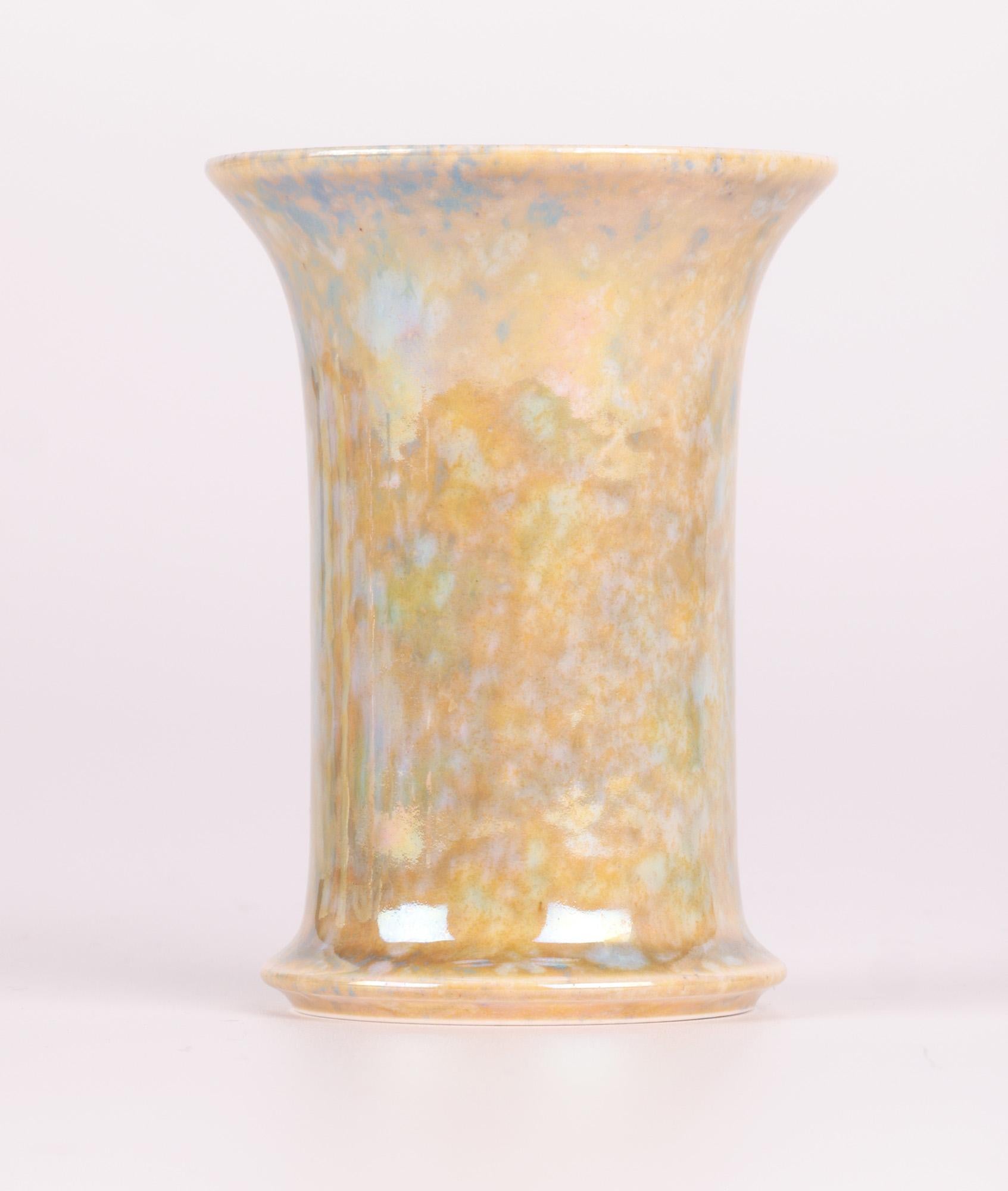 Vase Ruskin Arts & Crafts émaillé ocre et bleu lustré en vente 2
