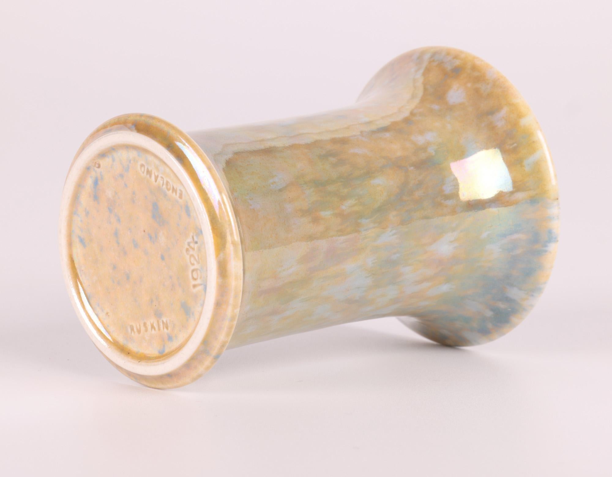 Vase Ruskin Arts & Crafts émaillé ocre et bleu lustré en vente 3