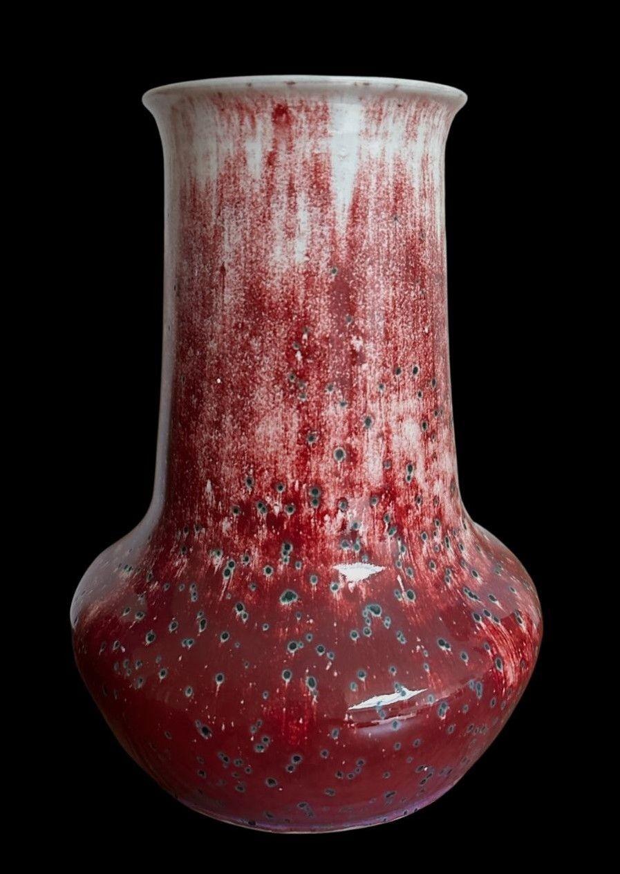 5362
Large and Impressive Art Deco Ruskin High-Fired Vase with a bulbous base and a good even speckled glaze.
Turned by Percy Holland (denoted by the mark in a triangular form)
Signed by William Howson Taylor
32cm high, 23cm wide
Circa 1930.