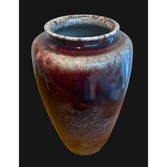 Vase cuit à haute température avec une riche glaçure Sang De Bœuf, 1923