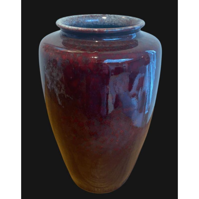 Ruskin High Fired Vase with Good Sang De Boeuf Glaze In Good Condition For Sale In Chipping Campden, GB