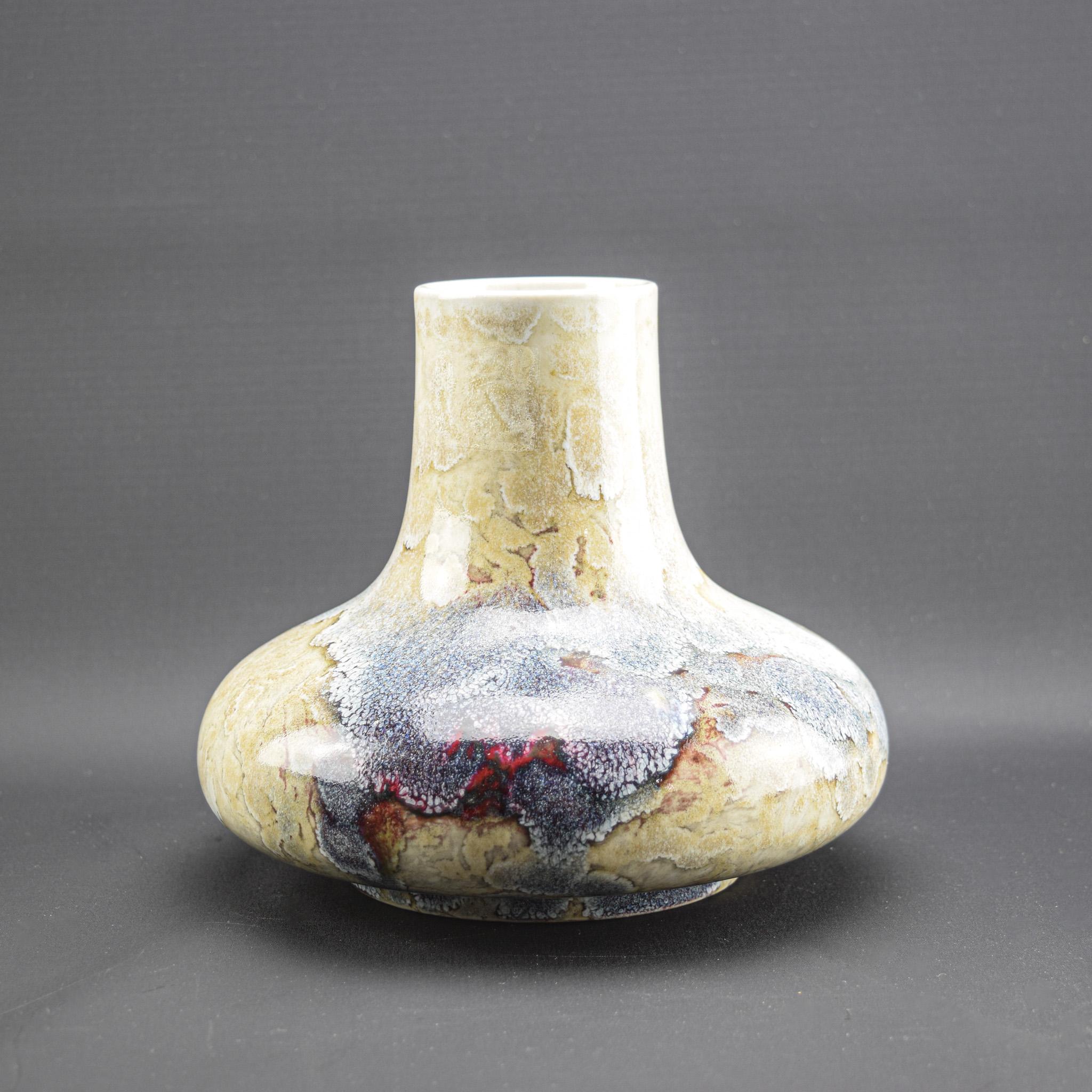 Vaso a forma di cipolla in ceramica Ruskin Pottery 1922 in vendita 1