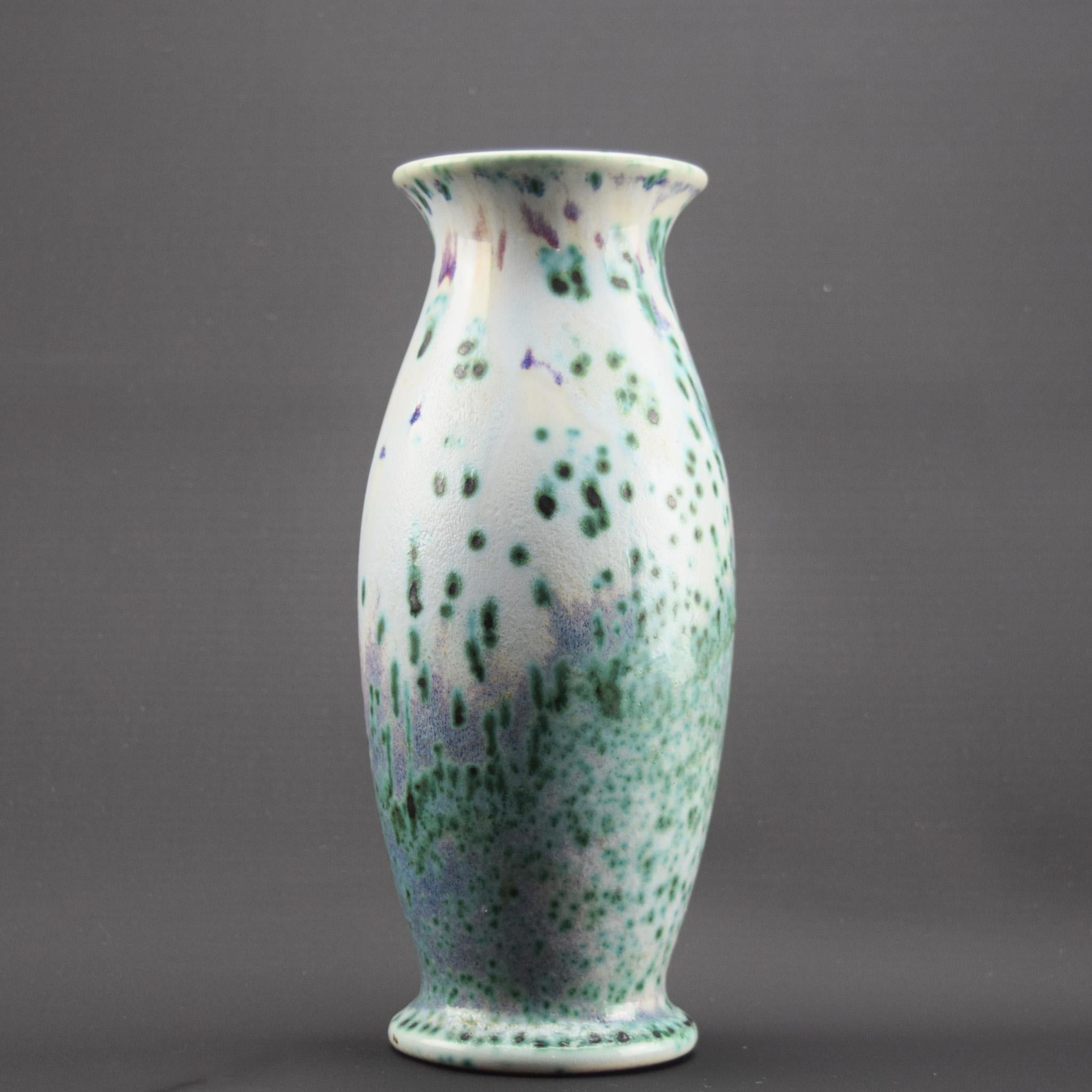Jarrón de alta cocción Ruskin Pottery 1910 Inglés en venta