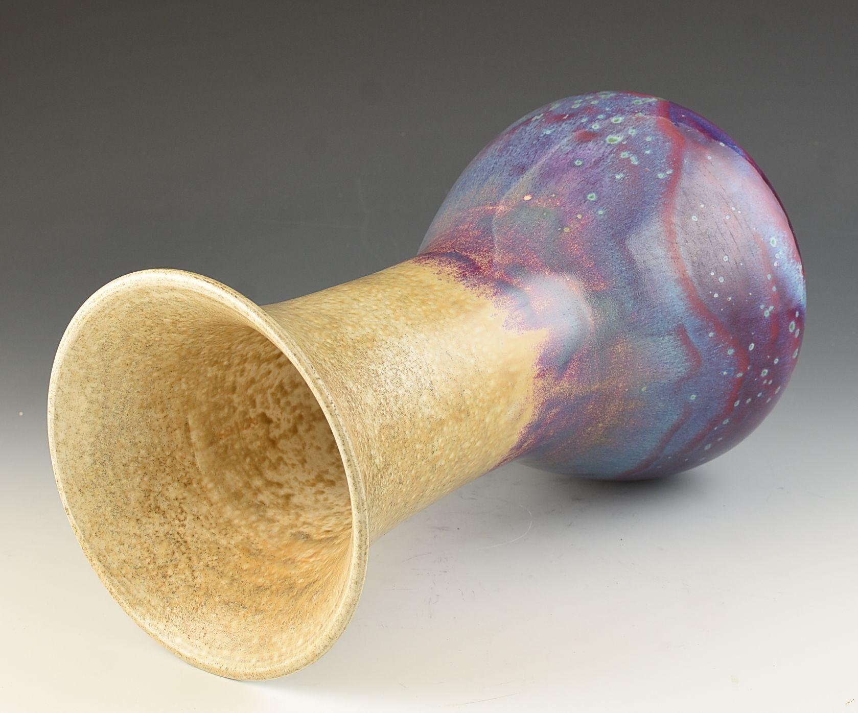 Dipinto a mano Ruskin Pottery GRANDE VASO AD ALTA RESPIRAZIONE C.1930 in vendita
