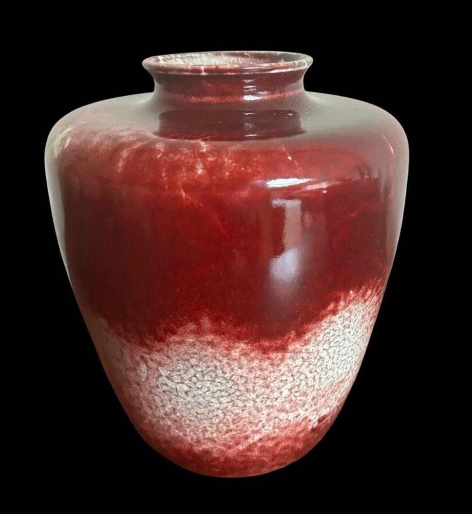 Ruskin Vase In Good Condition For Sale In Chipping Campden, GB