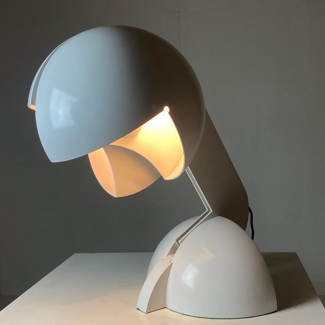 Lacquer Ruspa Table Lamp by Gae Aulenti for Martinelli Luce, Italy 1970s For Sale