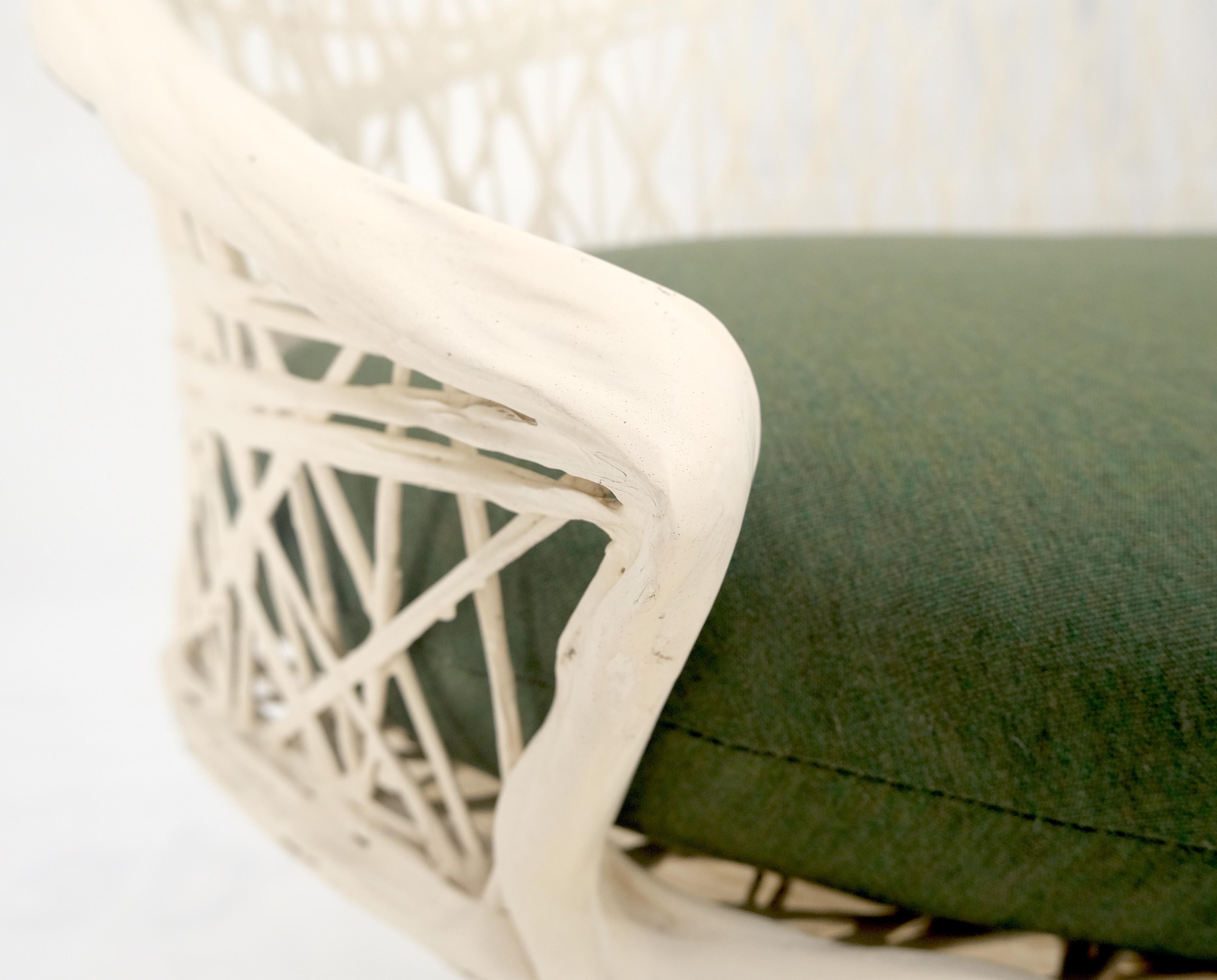 Russel Woodard Spun Fiberglass Oval Outdoor Loveseat Mid Century Modern MINT im Angebot 6