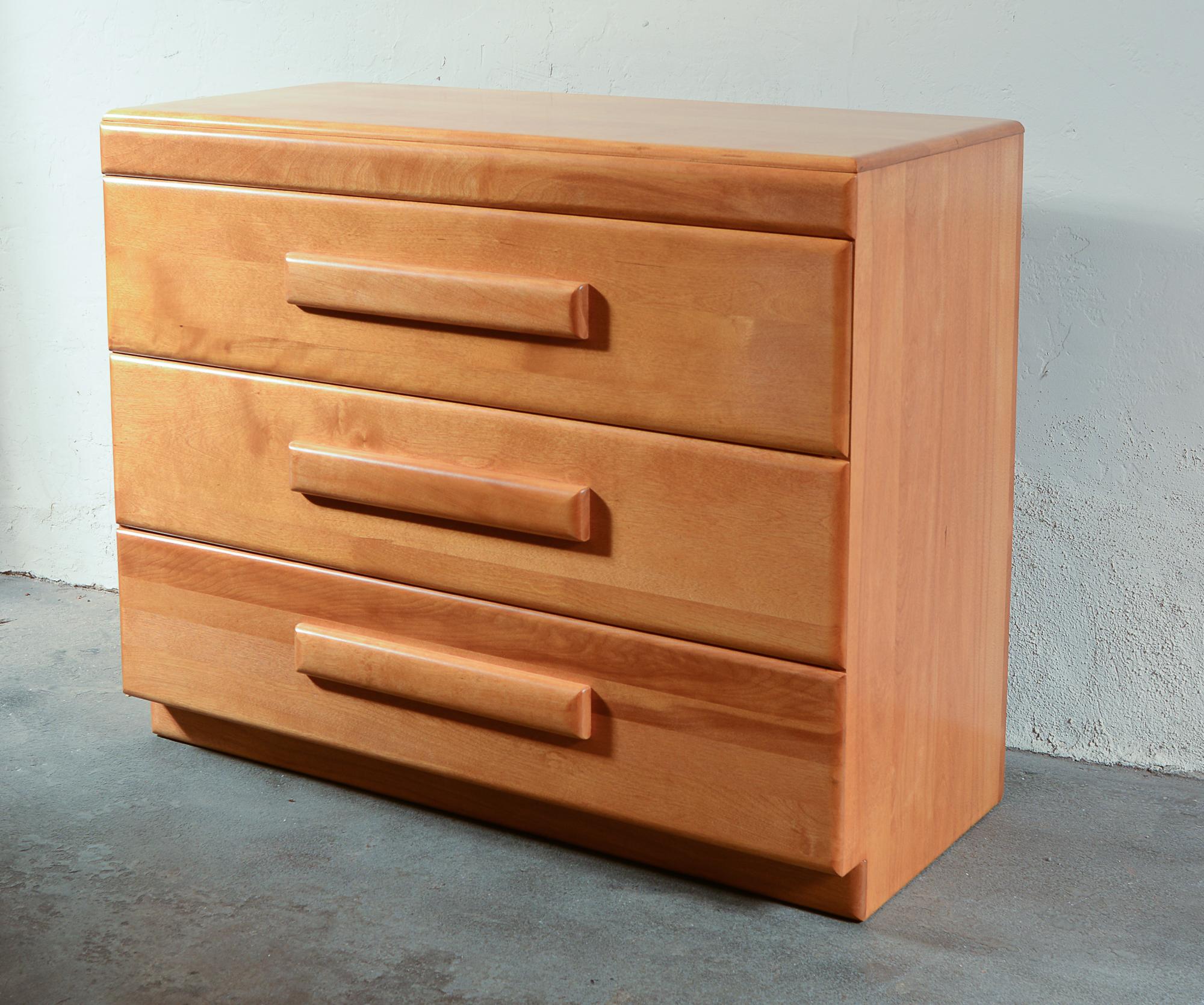 Streamlined Moderne Russel Wright American Modern Chest of Drawers