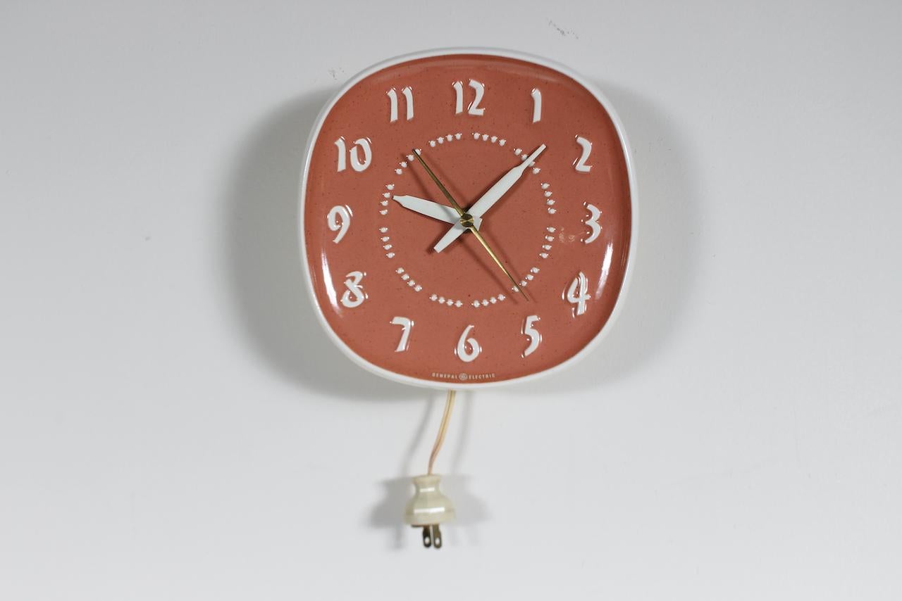 Russel Wright General Electric & Harkerware Ceramic Coral Hanging Wall Clock For Sale 8