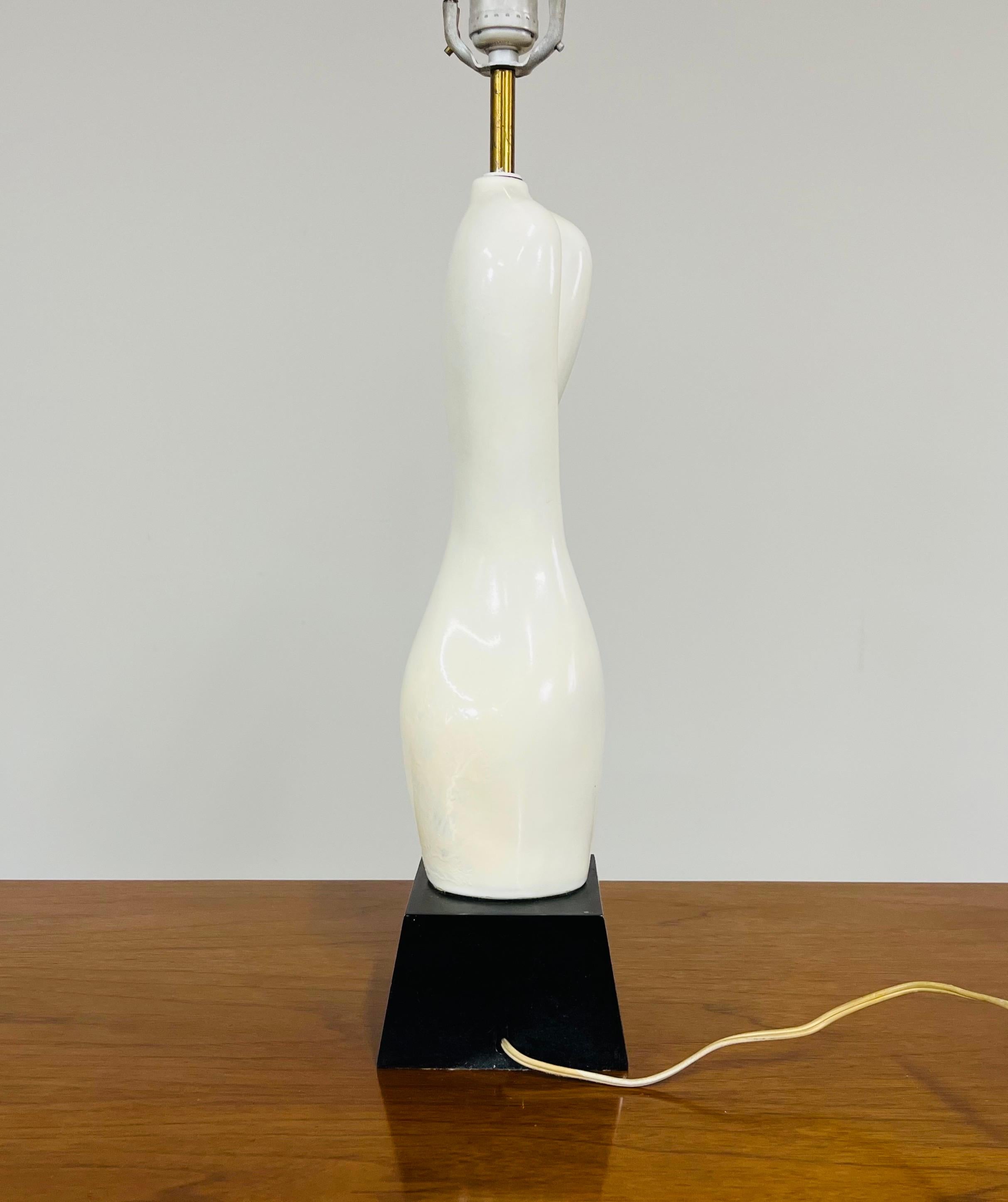 Lampe de table figurative du milieu du siècle de Russel Wright, femme nue, circa 1950 Excellent état - En vente à Southampton, NJ