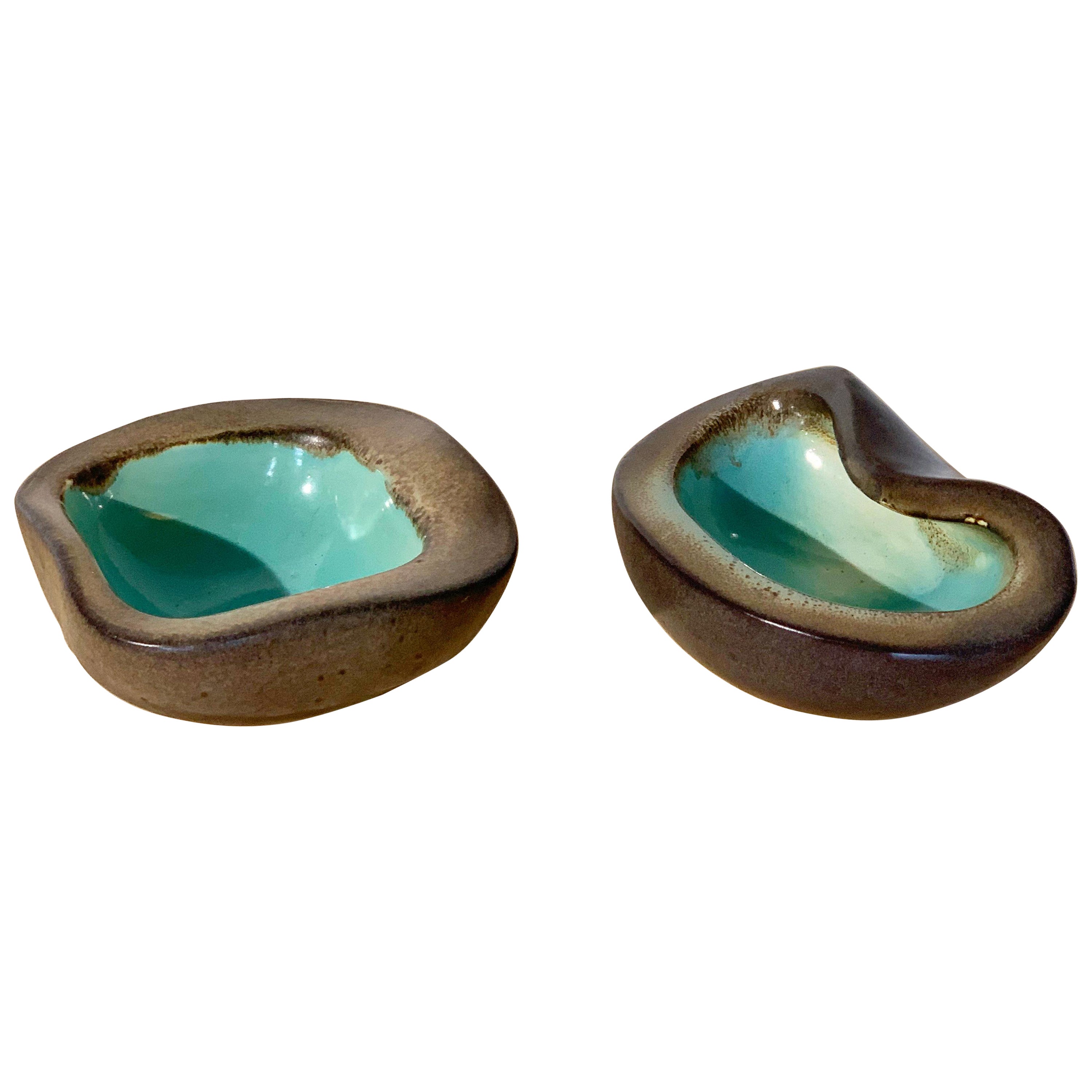 Russel Wright for Bauer Pottery Mid-Century Modern Stoneware Bowl in Turquoise