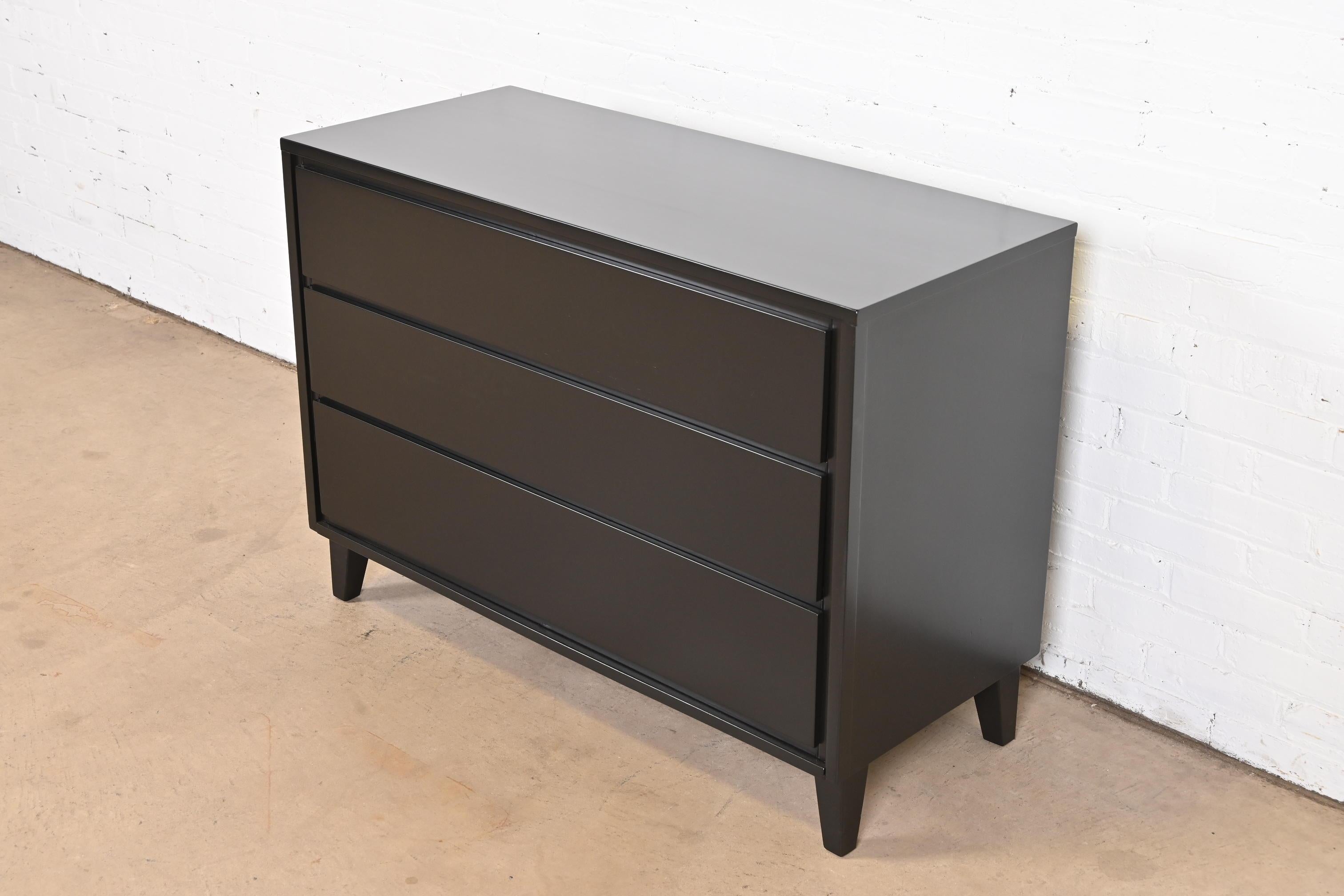 Russel Wright for Conant Ball American Modern Black Lacquered Chest of Drawers In Good Condition For Sale In South Bend, IN