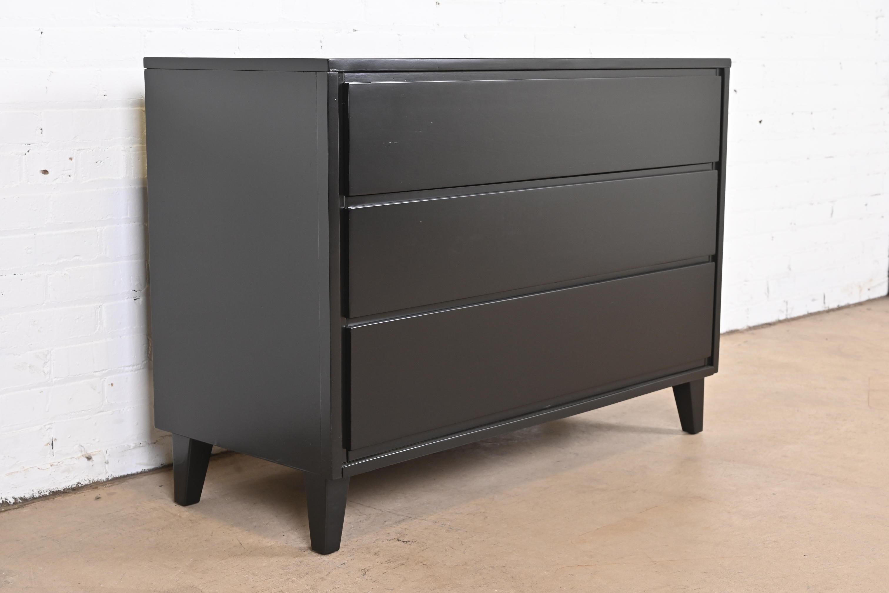 Russel Wright for Conant Ball American Modern Black Lacquered Chest of Drawers For Sale 1