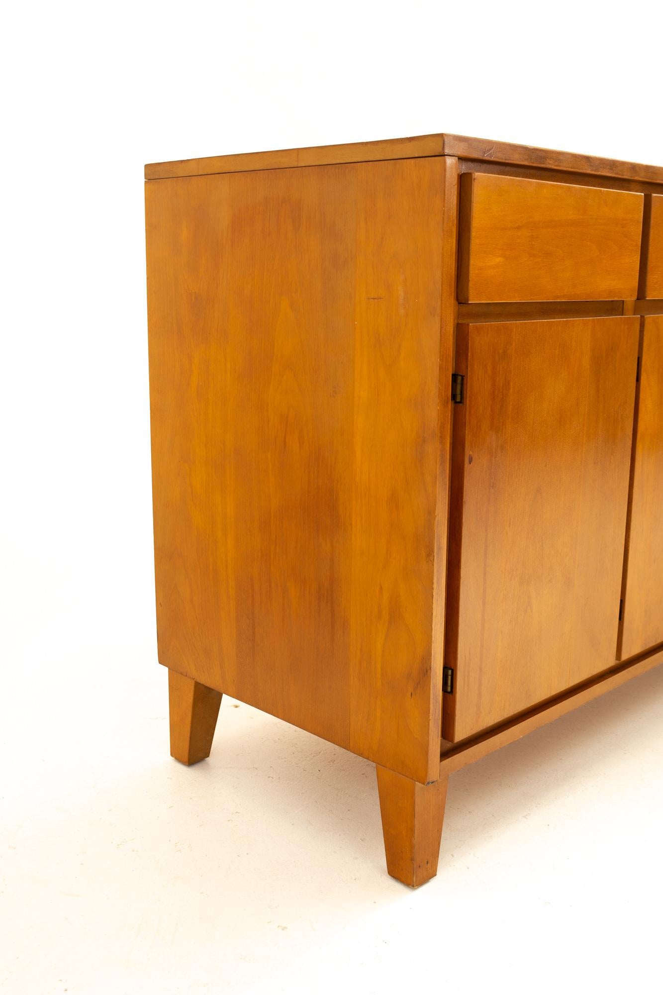 Russel Wright for Conant Ball Midcentury Buffet Sideboard Credenza In Good Condition In Countryside, IL
