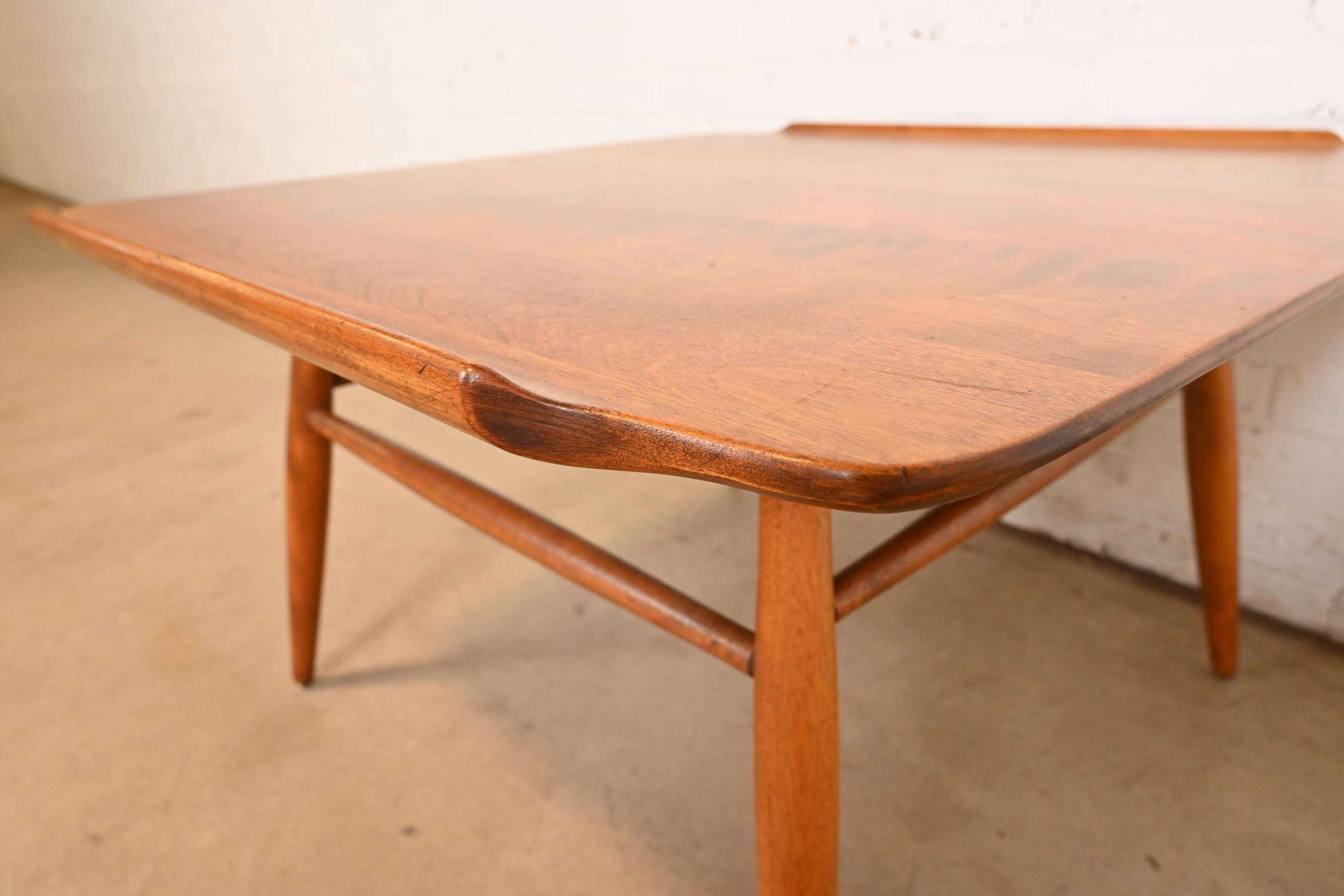 Russel Wright para Conant Ball Mesa baja de abedul macizo moderna de mediados de siglo Abedul en venta