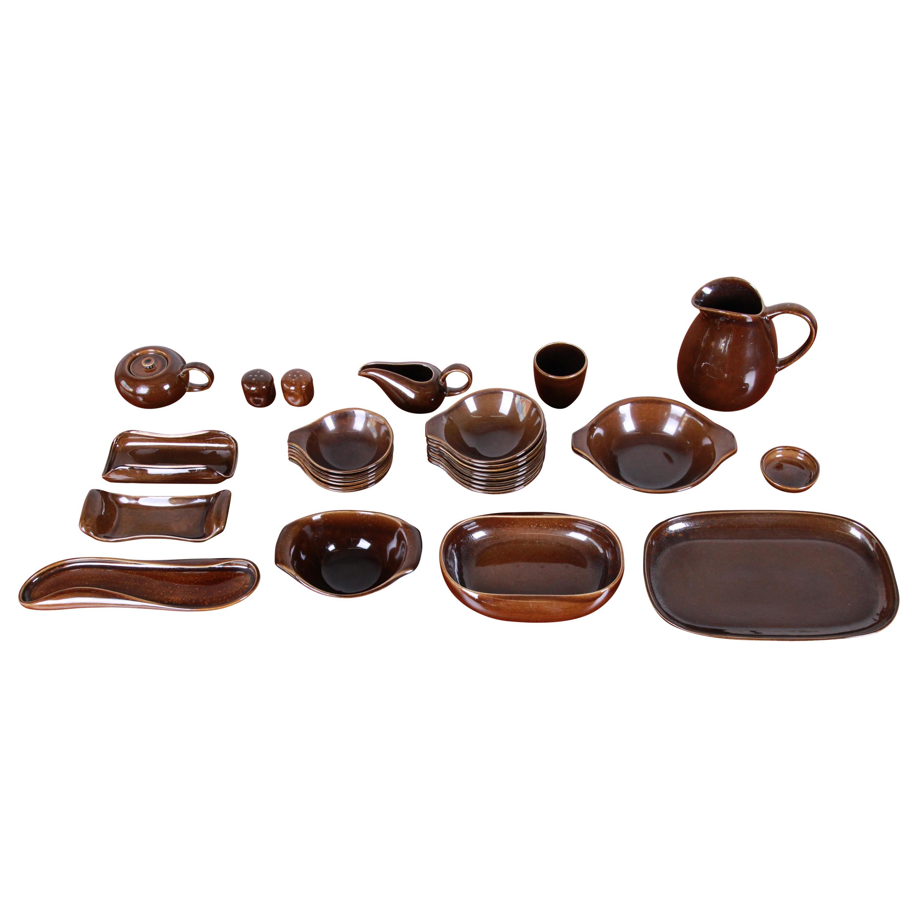 Russel Wright for Steubenville Pottery American Modern 28-Piece Dinnerware Set