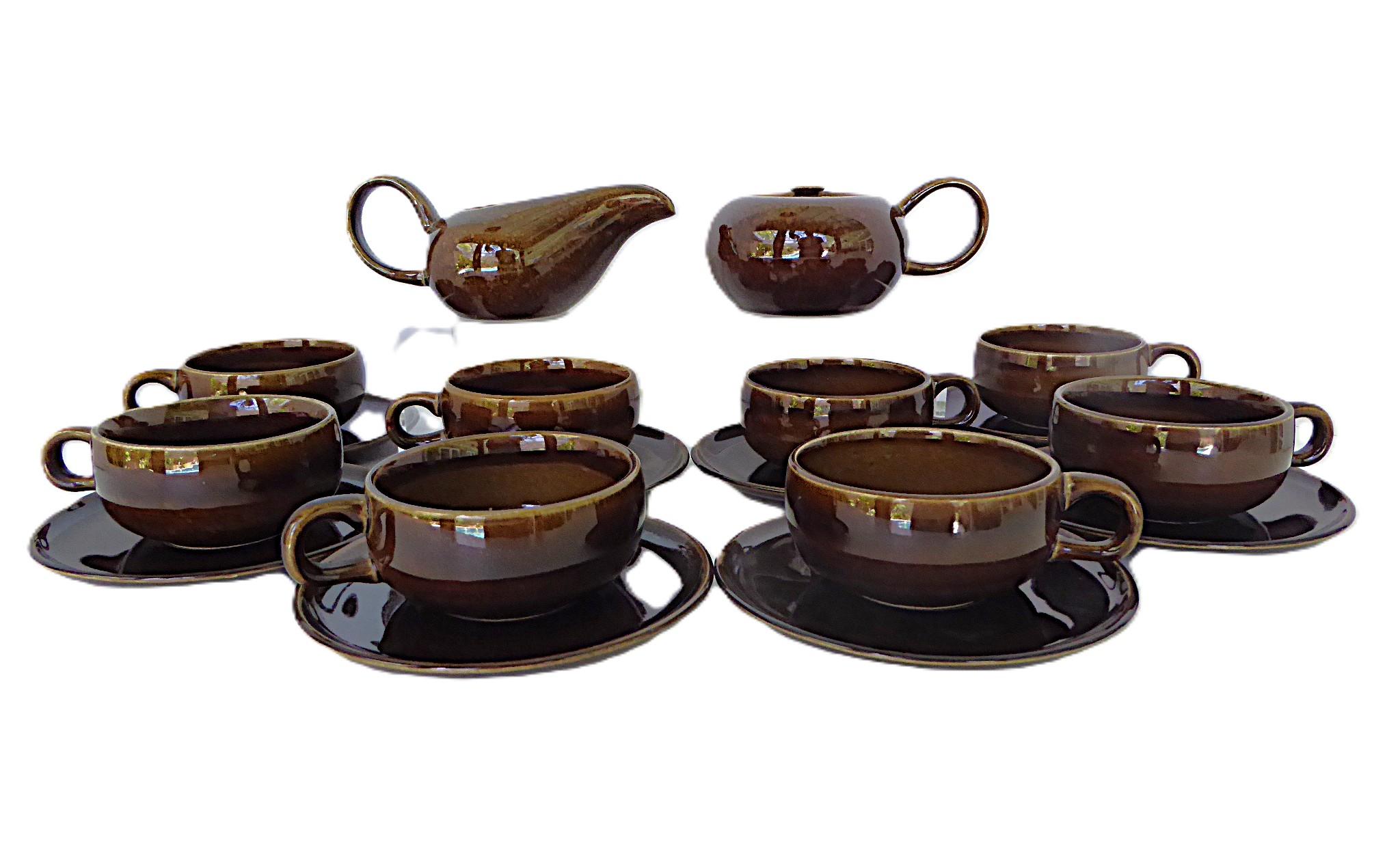 Mid-Century moderno Russel Wright Servizio da caffè marrone fagiolo, moderno e di metà secolo, 18 pezzi. in vendita