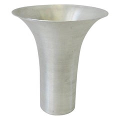 Russel Wright Vase aus gesponnenem Aluminium