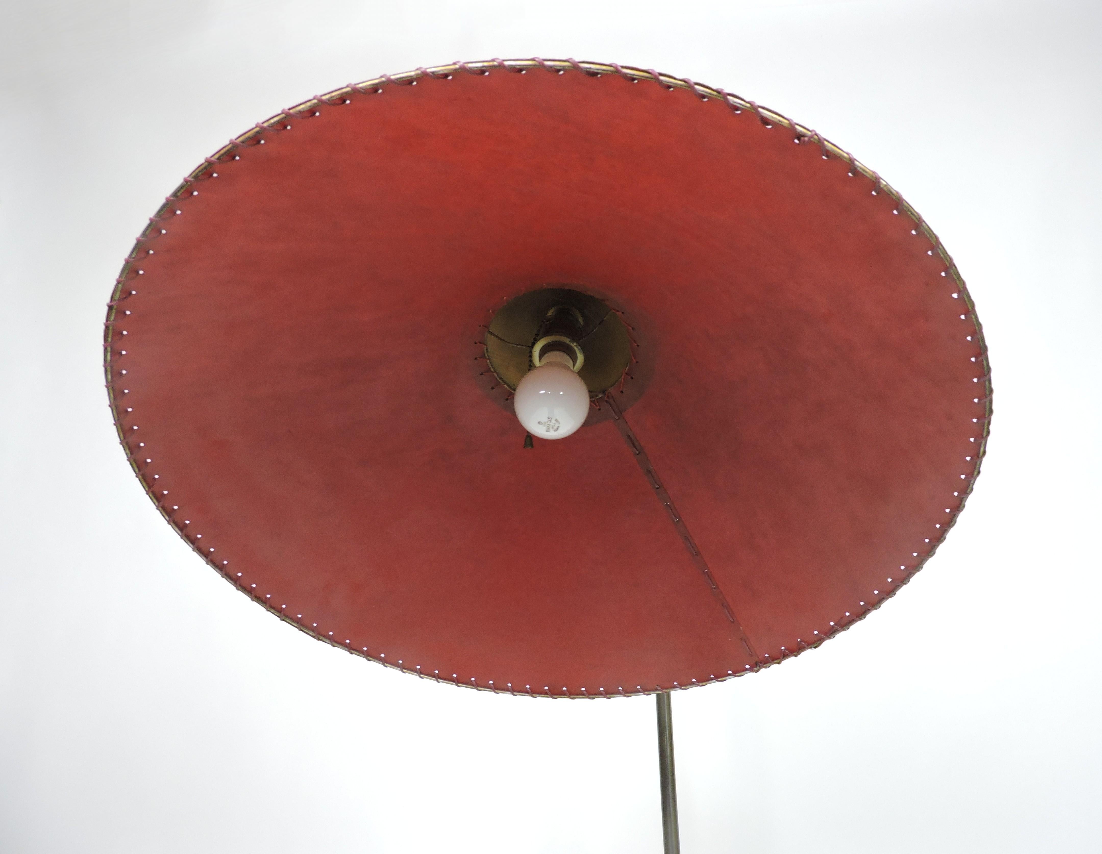 Lampada da terra con paralume a cono in pergamena in stile Russel Wright, metà secolo, moderno in vendita 2