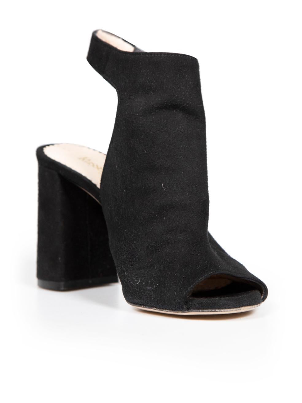 CONDITION is Very good. Hardly any visible wear to shoes is evident on this used Russell & Bromley designer resale item. These shoes come with original box.
 
 
 
 Details
 
 
 Black
 
 Suede
 
 Heels
 
 Peep toe
 
 Mid heeled
 
 Adjustable ankle