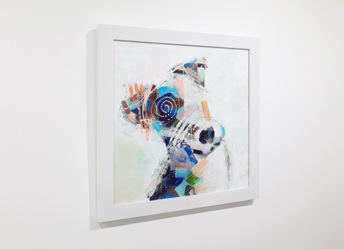 Este cuadro abstracto de un perro pintado por Russell Miyaki presenta una paleta ligera y colorida y pinceladas sueltas, expresivas y juguetonas. El artista aplica la pintura en espirales, toques y capas, creando una composición enérgica. Está hecho