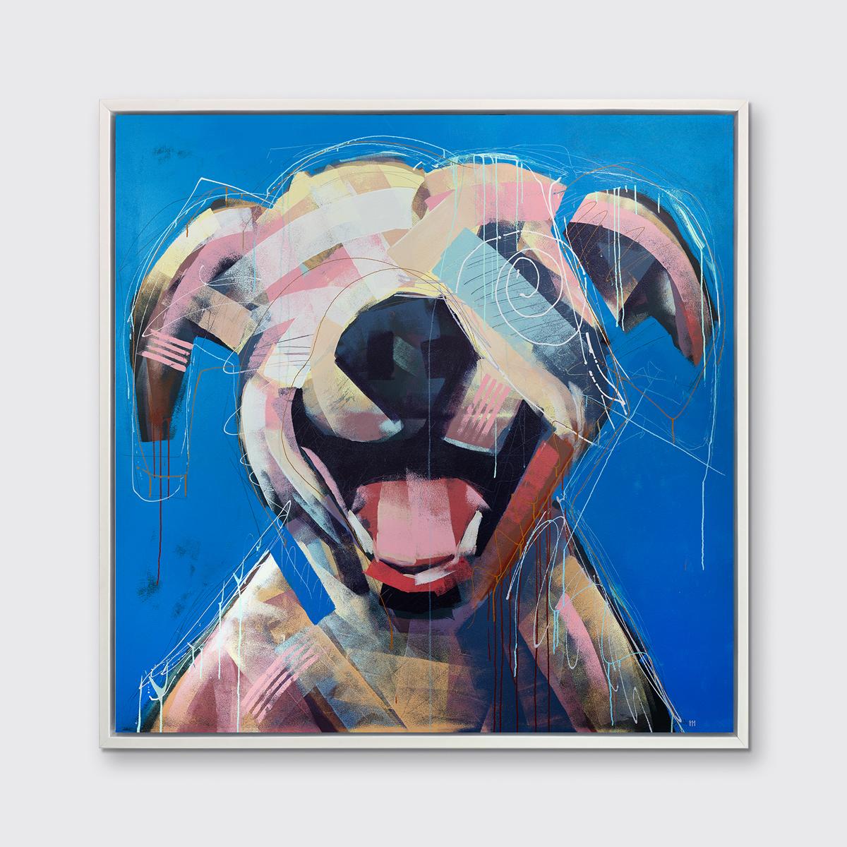 Questa stampa astratta di un cane dell'artista Russell Miyaki presenta una tavolozza leggera e colorata ed elementi sciolti, espressivi e giocosi per creare una composizione energica di un cane con la bocca aperta, su uno sfondo blu brillante.