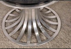Russell Woodard Tische aus Aluminium und Rauchglas