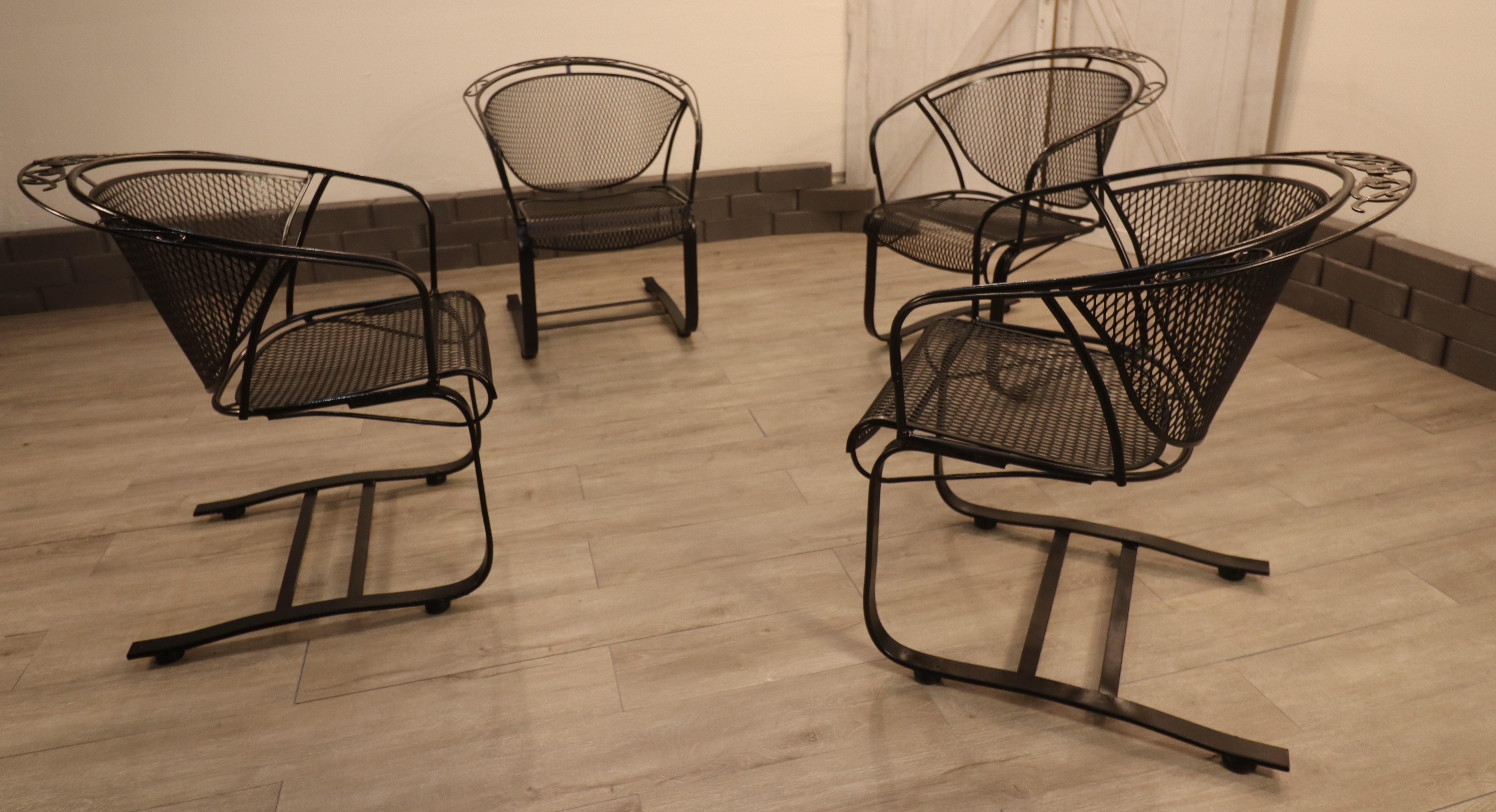 Fer forgé Chaises baril de la collection Briarwood de Russell Woodard en vente