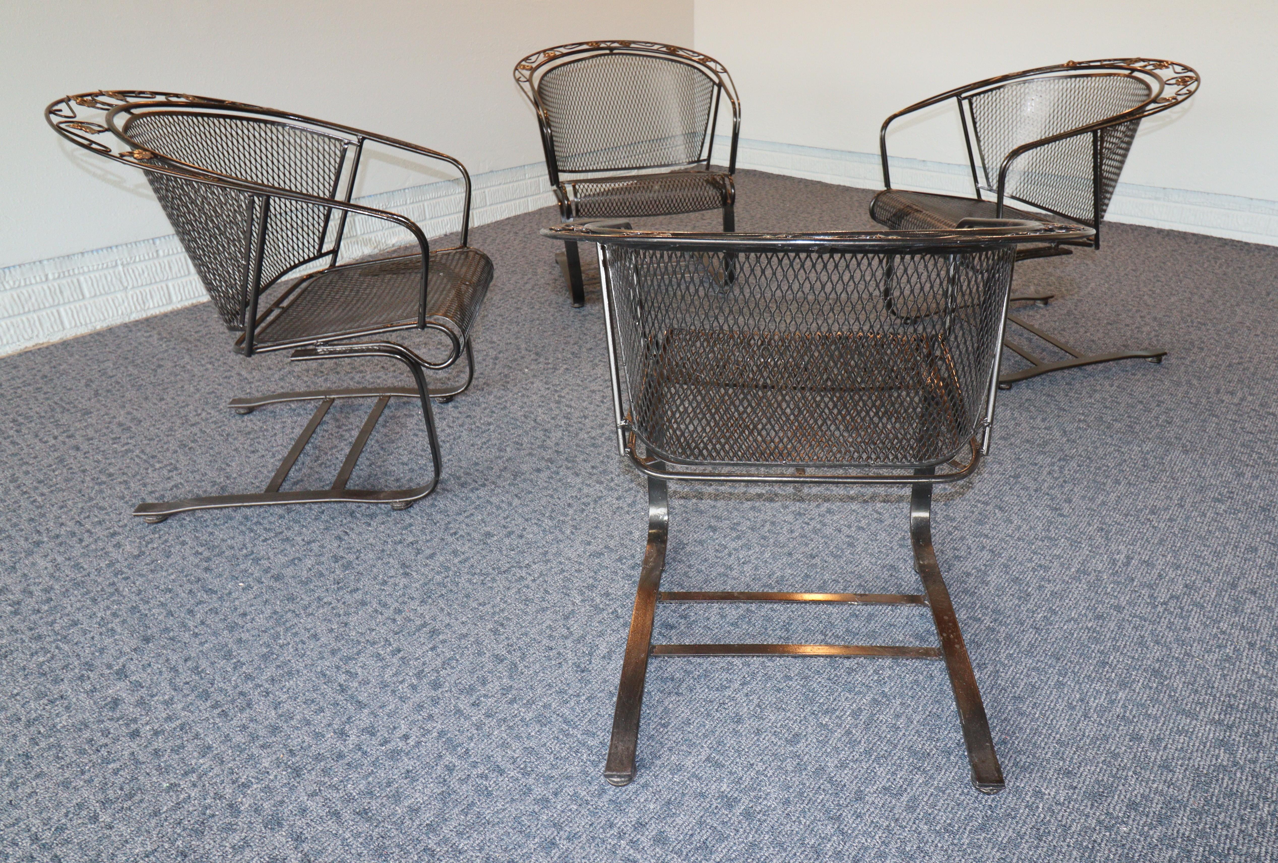 Mid-Century moderno Russell Woodard English Ivy Leaf Wrought Iron Chairs in vendita