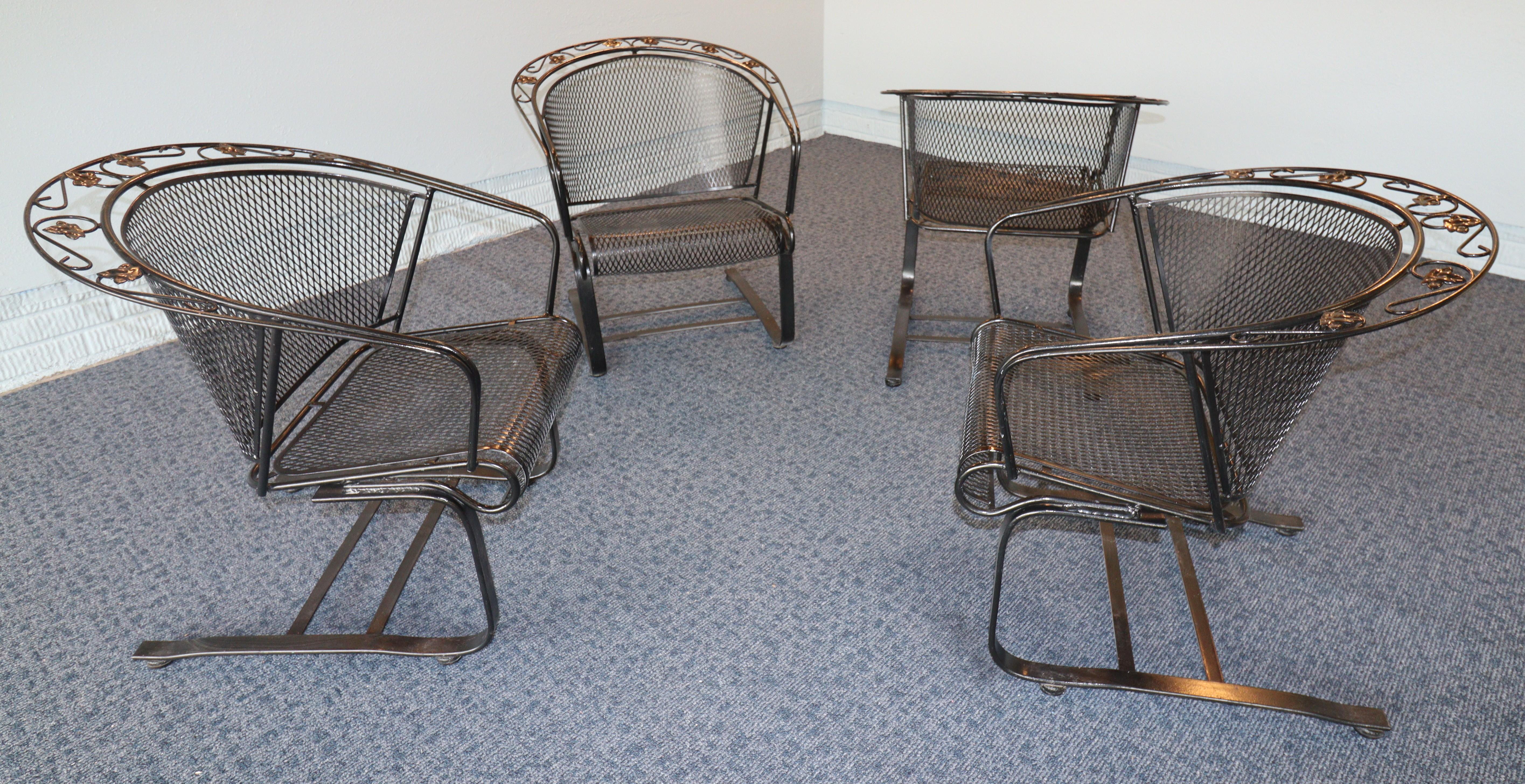 Russell Woodard English Ivy Leaf Wrought Iron Chairs In condizioni buone in vendita a Omaha, NE