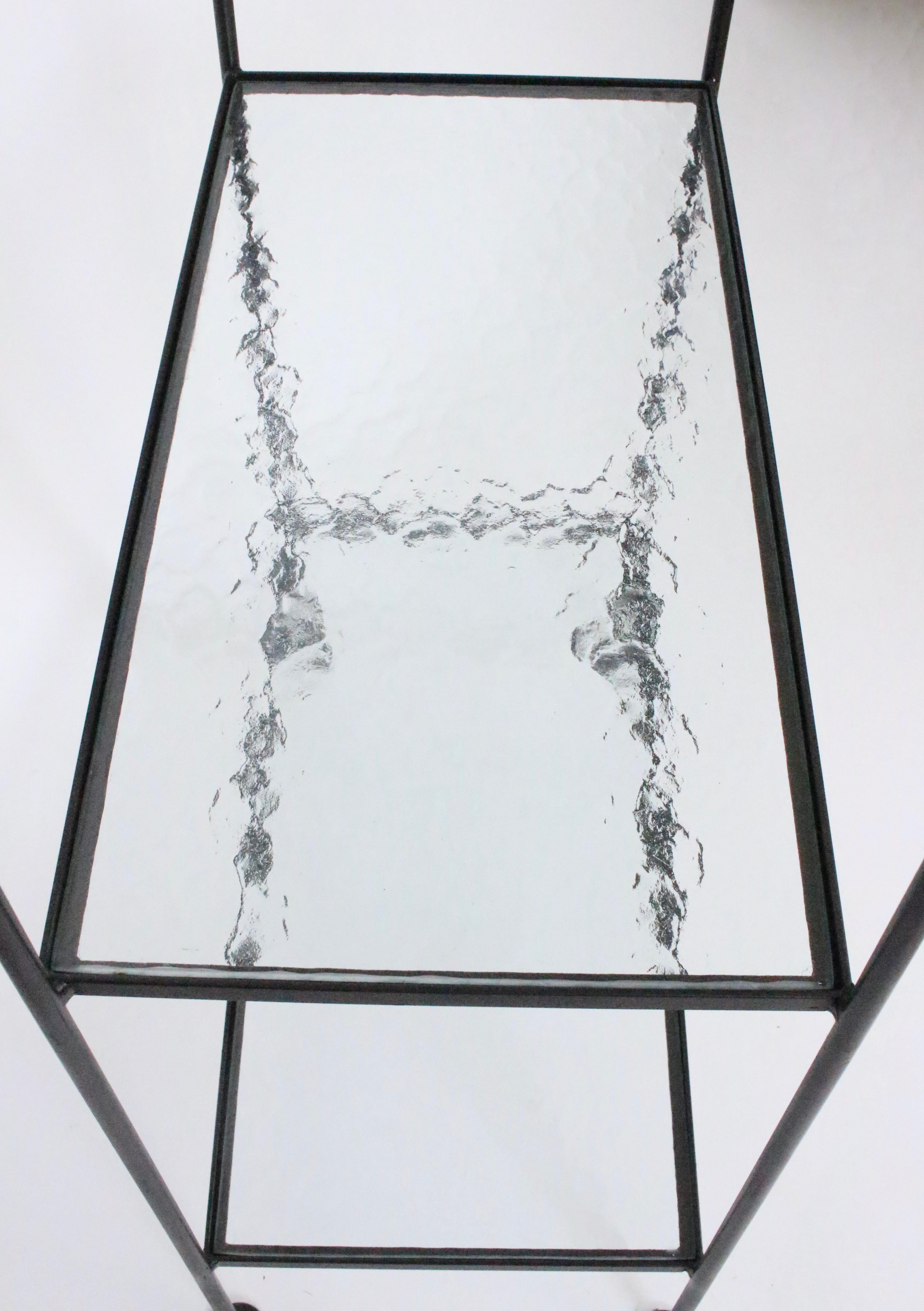 American Russell Woodard Black Iron Étagère with Four Water Glass Shelves, 1950s For Sale