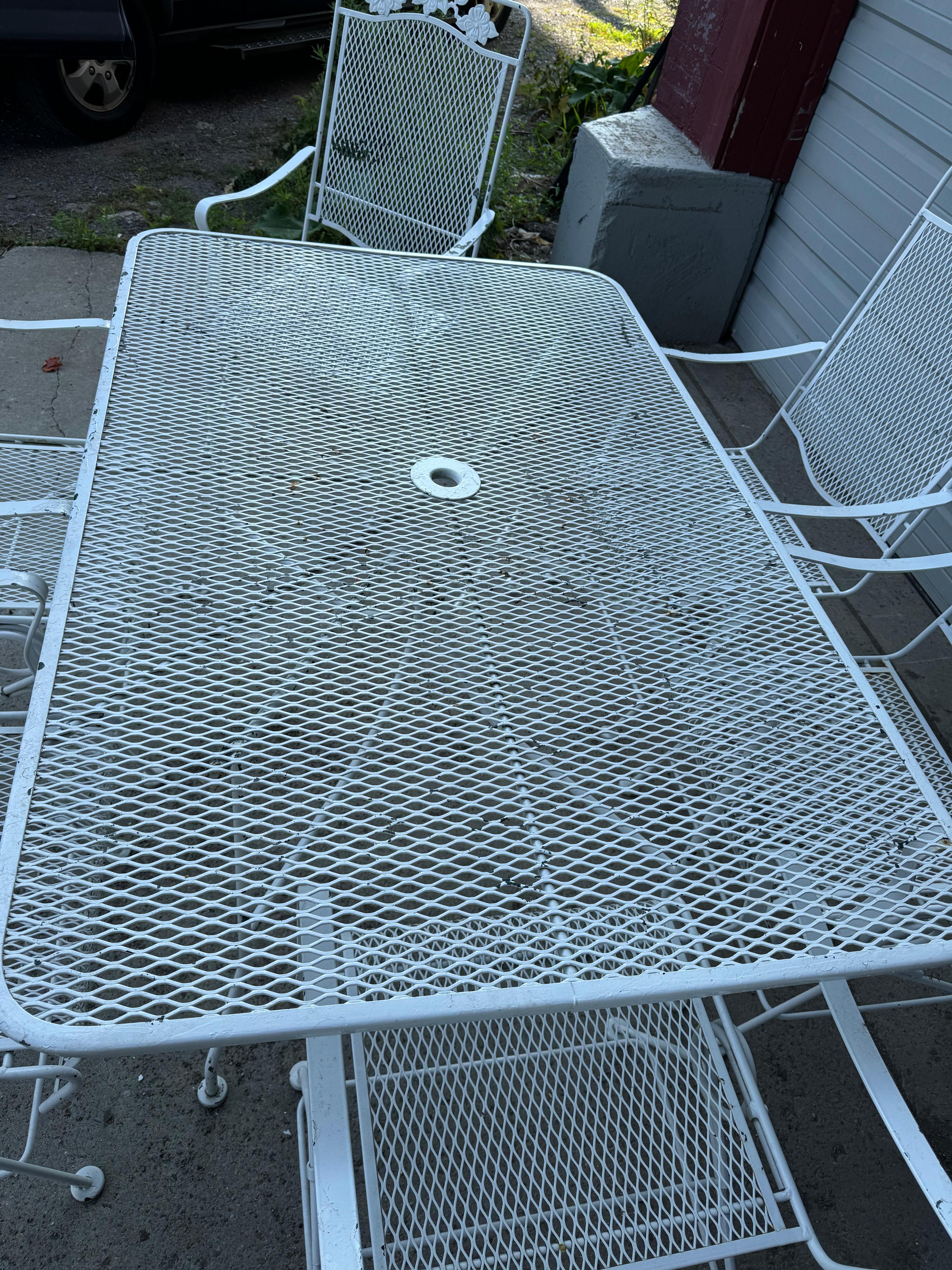 Painted Russell Woodard Iron 7-piece Table & Chairs / Garden Set, Springer Arm Chairs