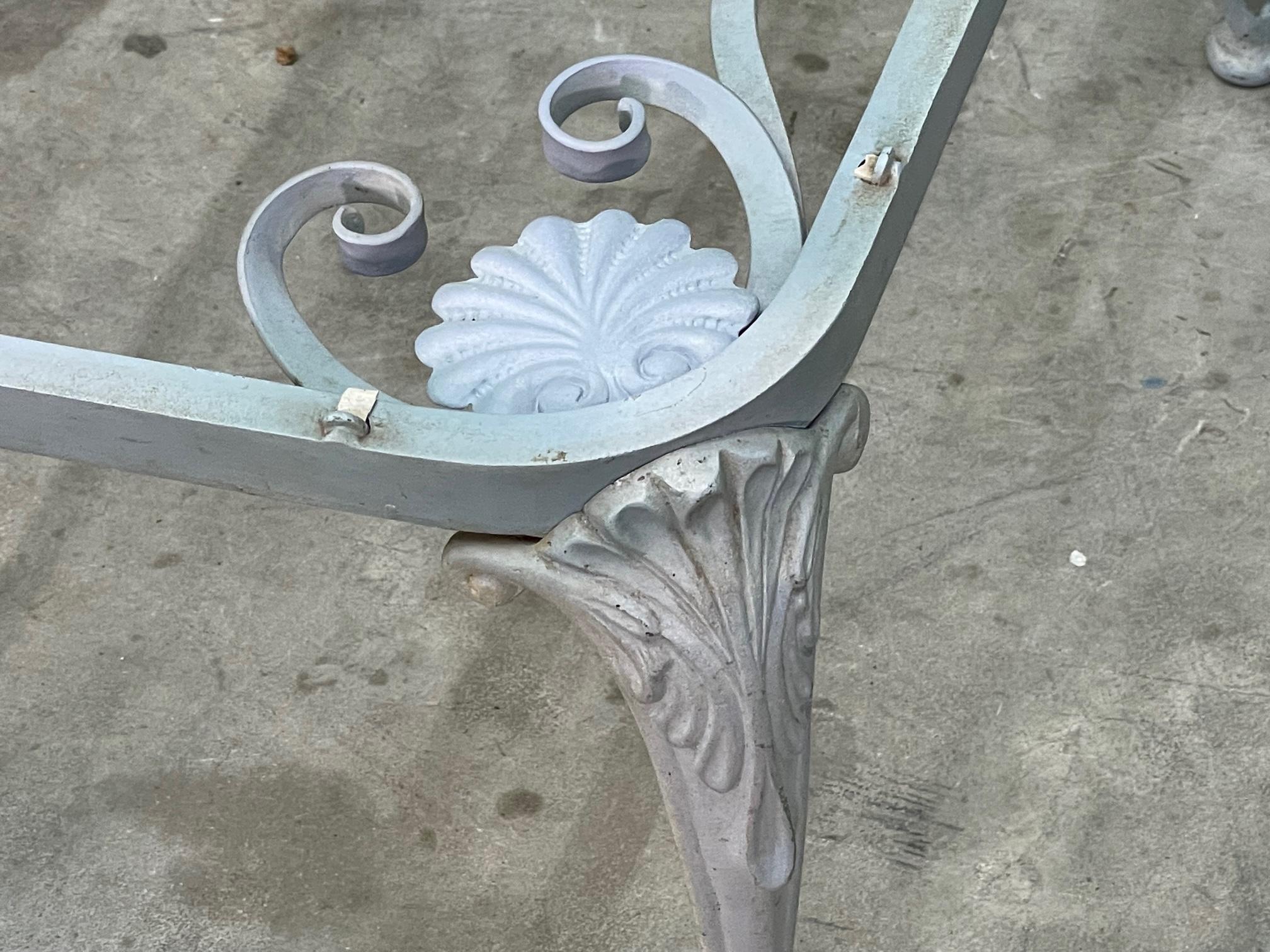 Russell Woodard Iron Patio Step Side Table In Good Condition For Sale In Jacksonville, FL