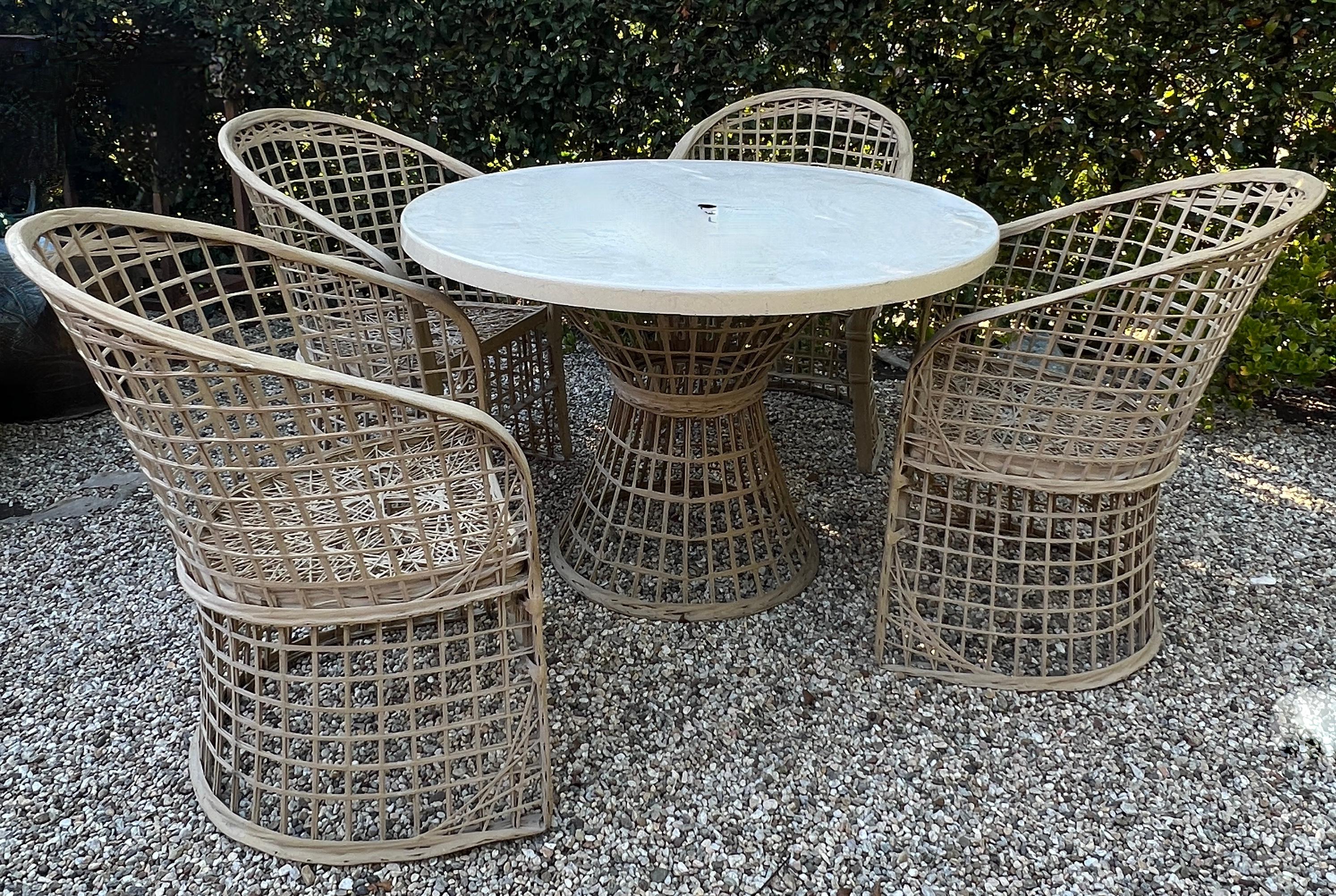 Russell Woodard Mid Century Modern Spun Fiberglass Chairs and Table For Sale 2