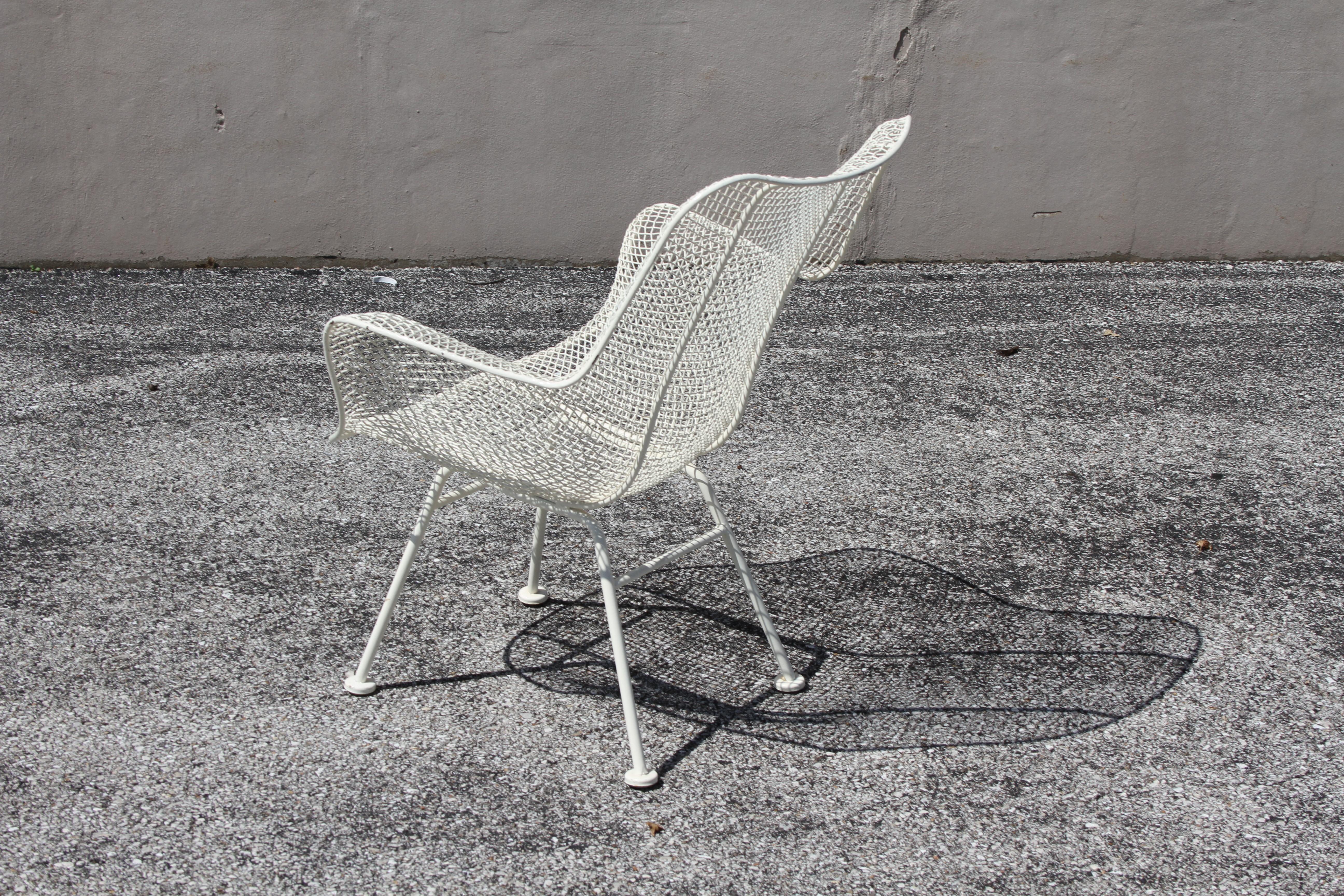 Russell Woodard Mid-Century Modern White Mesh Sculptura High Back Lounge Chair  For Sale 1