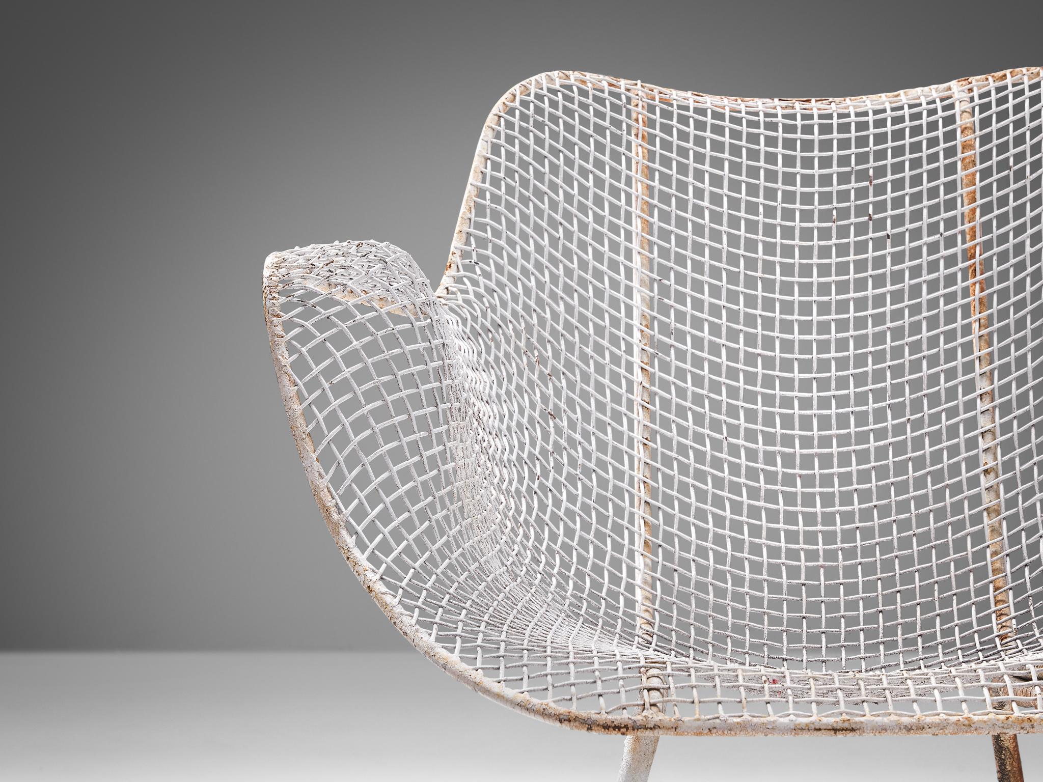 Milieu du XXe siècle Russell Woodard paire de chaises de patio « Sculptura » blanches en vente