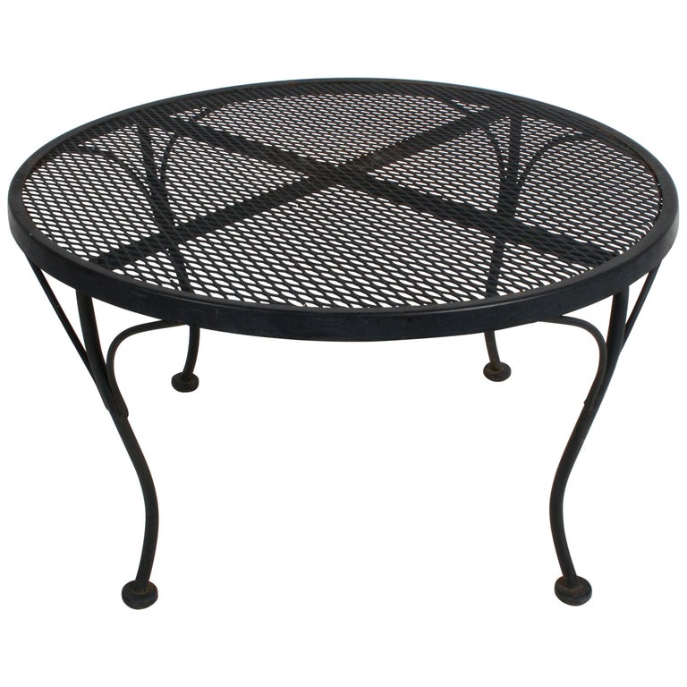 Russell Woodard Round Black Wrought Iron and Mesh Patio Coffee of Side Table  at 1stDibs | metal mesh coffee table, round outdoor coffee table, black outdoor  coffee table