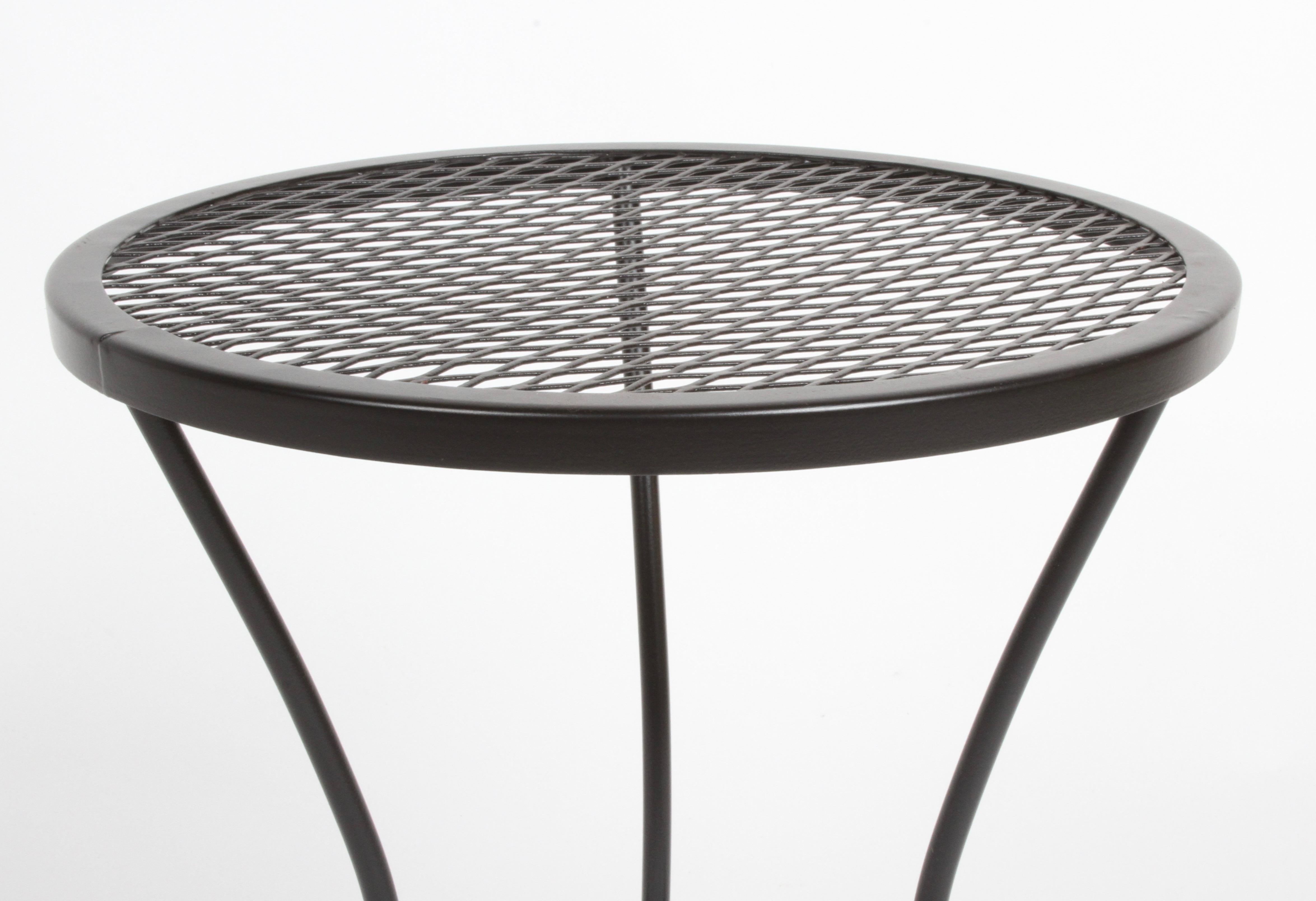 Russell Woodard Round Black Wrought Iron & Mesh Patio Side Table or Drinks Stand In Good Condition In St. Louis, MO