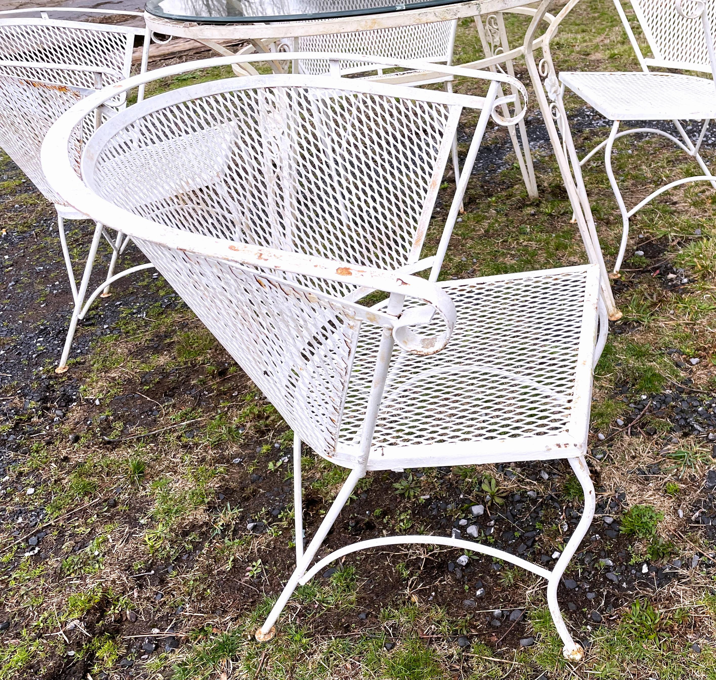 Russell Woodard Round Mesh Patio Table & 4 Chairs Set  For Sale 5