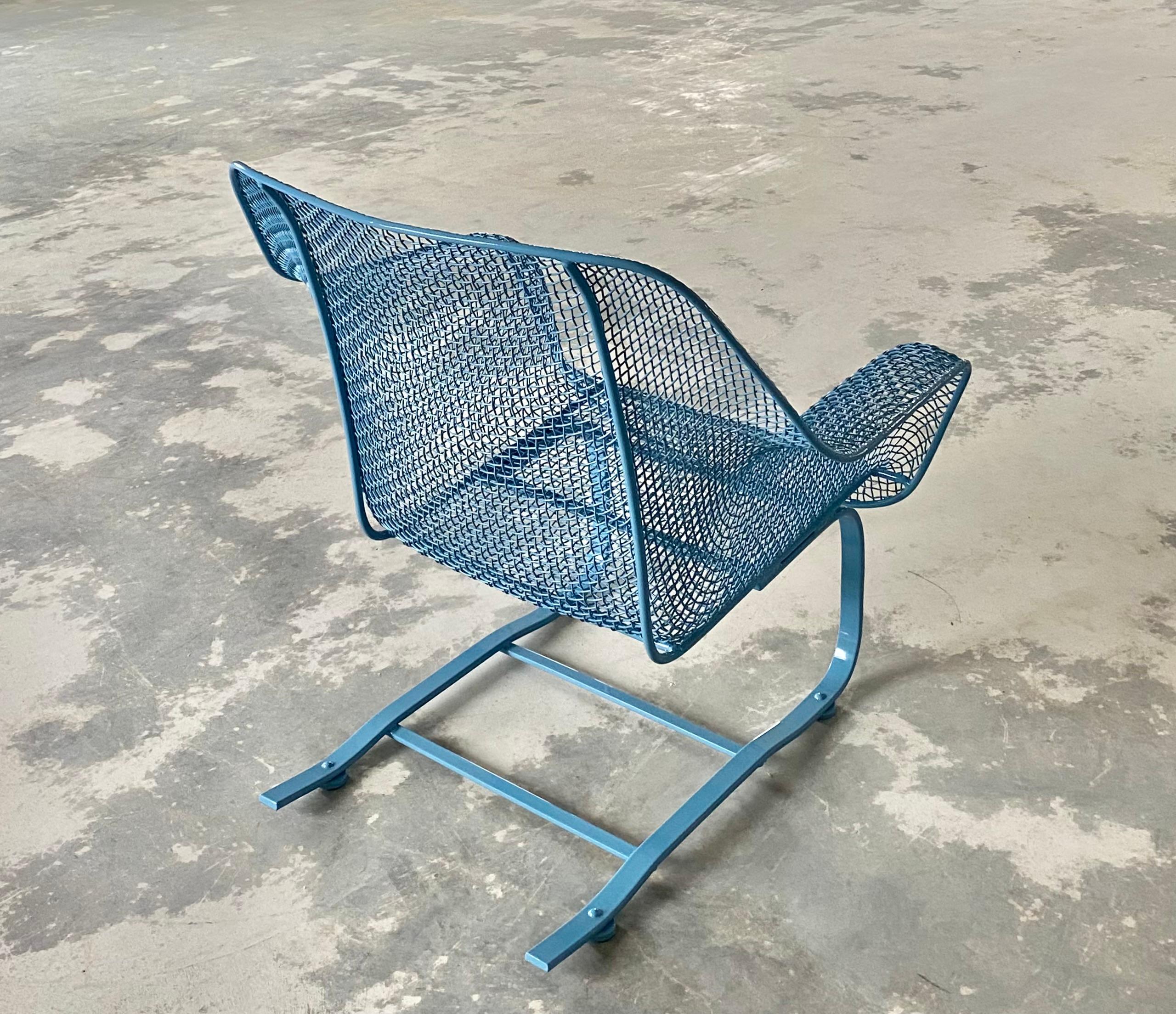 Fauteuil Russell Woodard Sculptura bleu céruléen et chaise «ringer » en porte-à-faux en vente 3