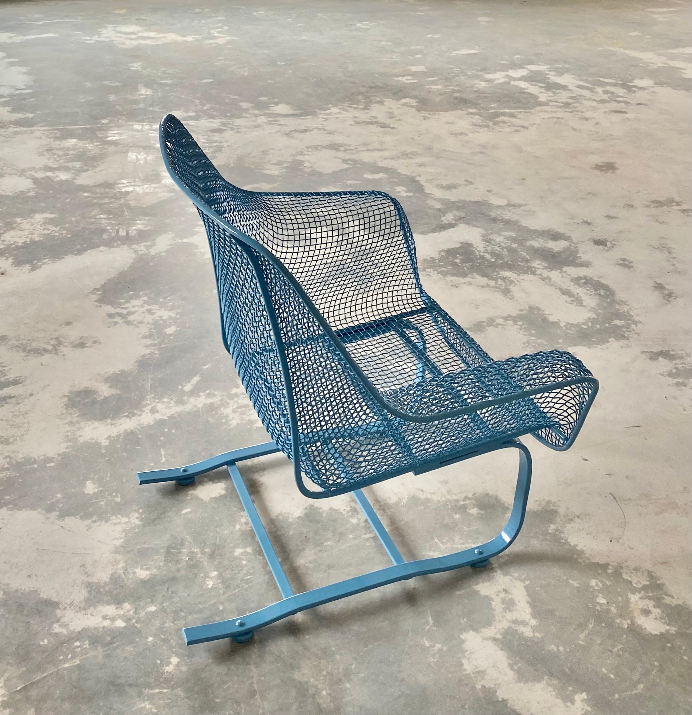 Fauteuil Russell Woodard Sculptura bleu céruléen et chaise «ringer » en porte-à-faux en vente 4