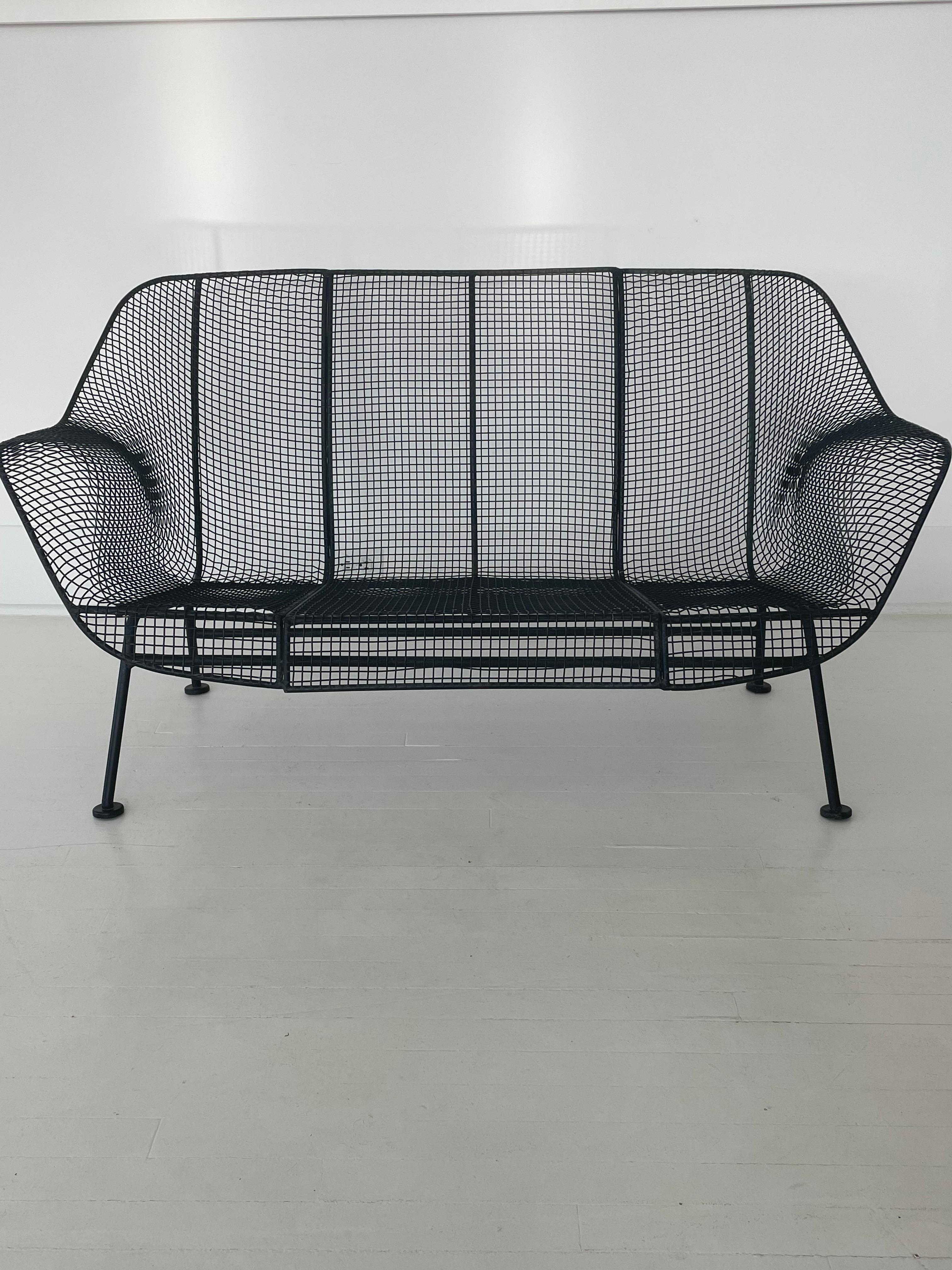 Loveseat/Settee Sculptura Russell Woodard Bon état à New York, NY