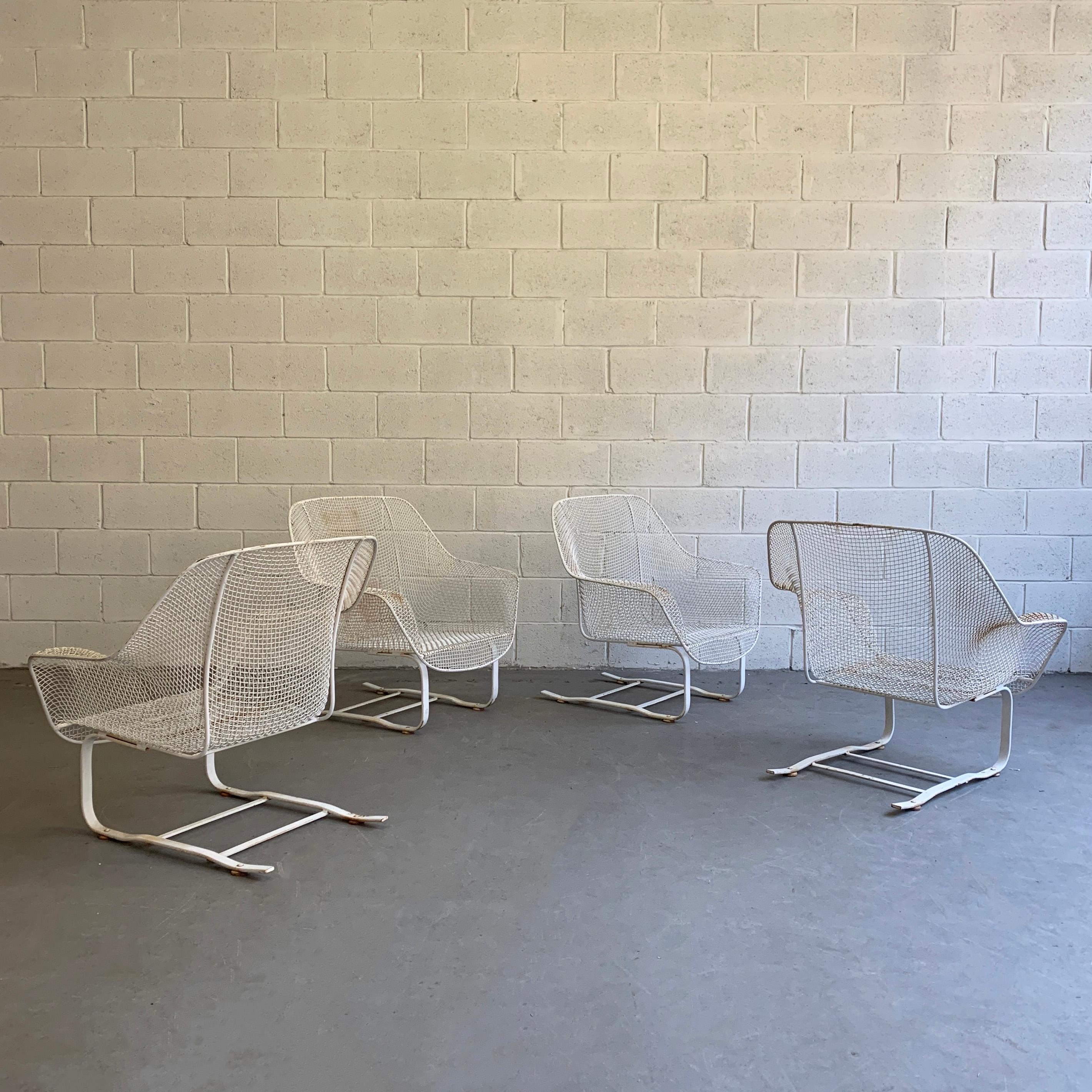 Russell Woodard Sculptura Outdoor Patio Cantilever Lounge Chairs In Good Condition In Brooklyn, NY