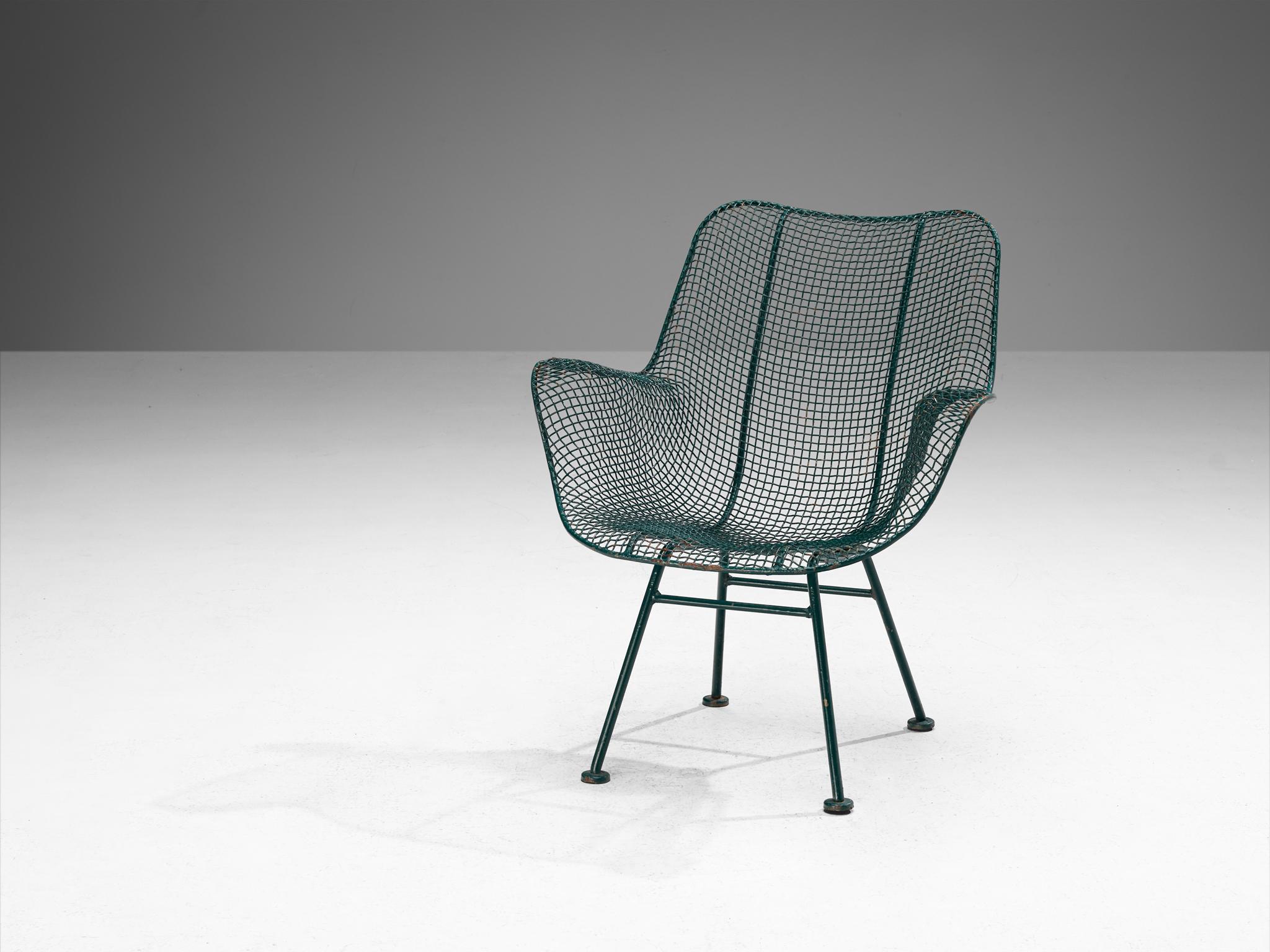 Russell Woodard 'Sculptura' Patio Chairs in Dark Green Lacquered Metal  In Good Condition For Sale In Waalwijk, NL