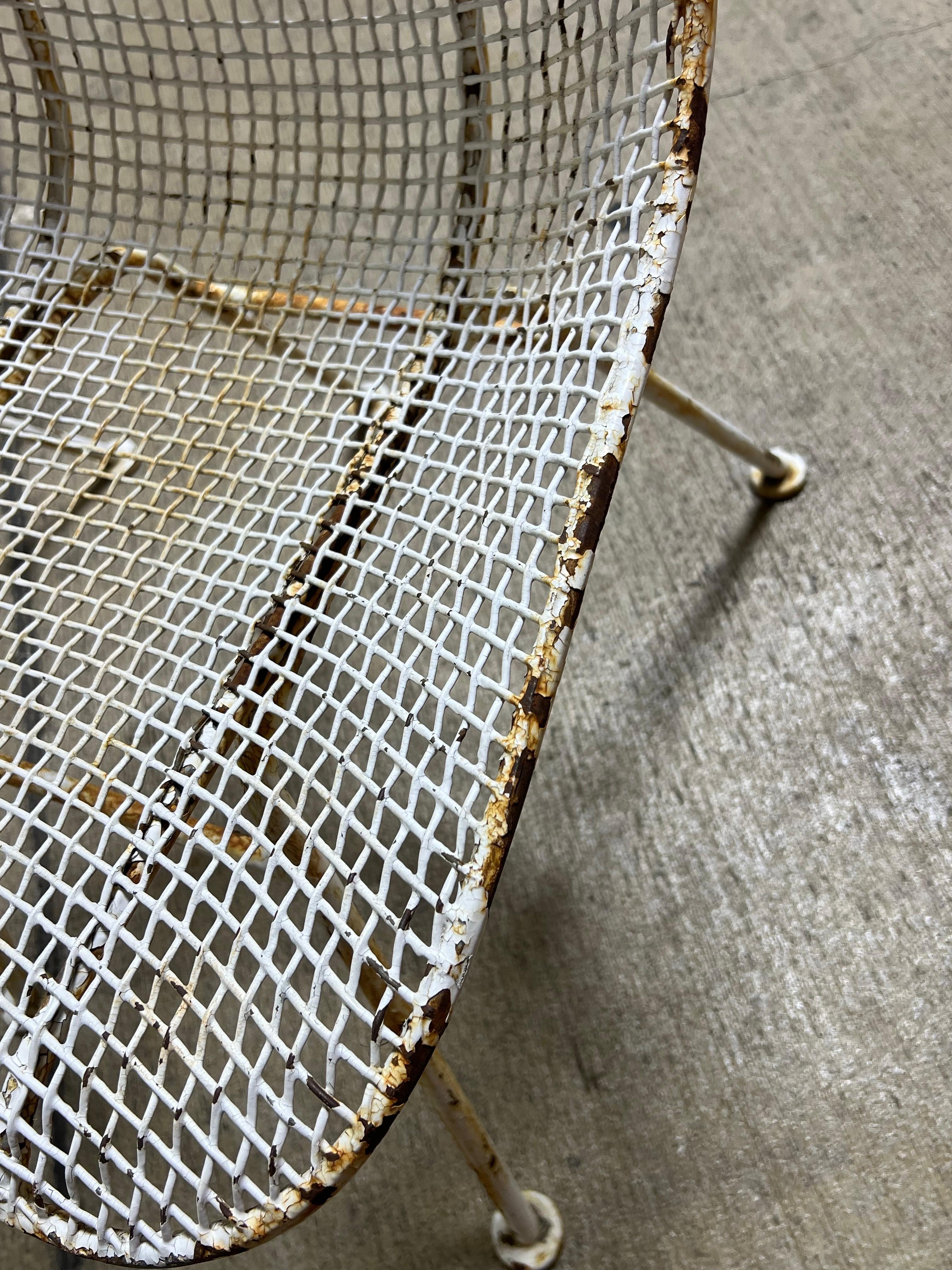 Metal Russell Woodard 'Sculptura' White Outdoor Armless Chairs - Set of 4 For Sale