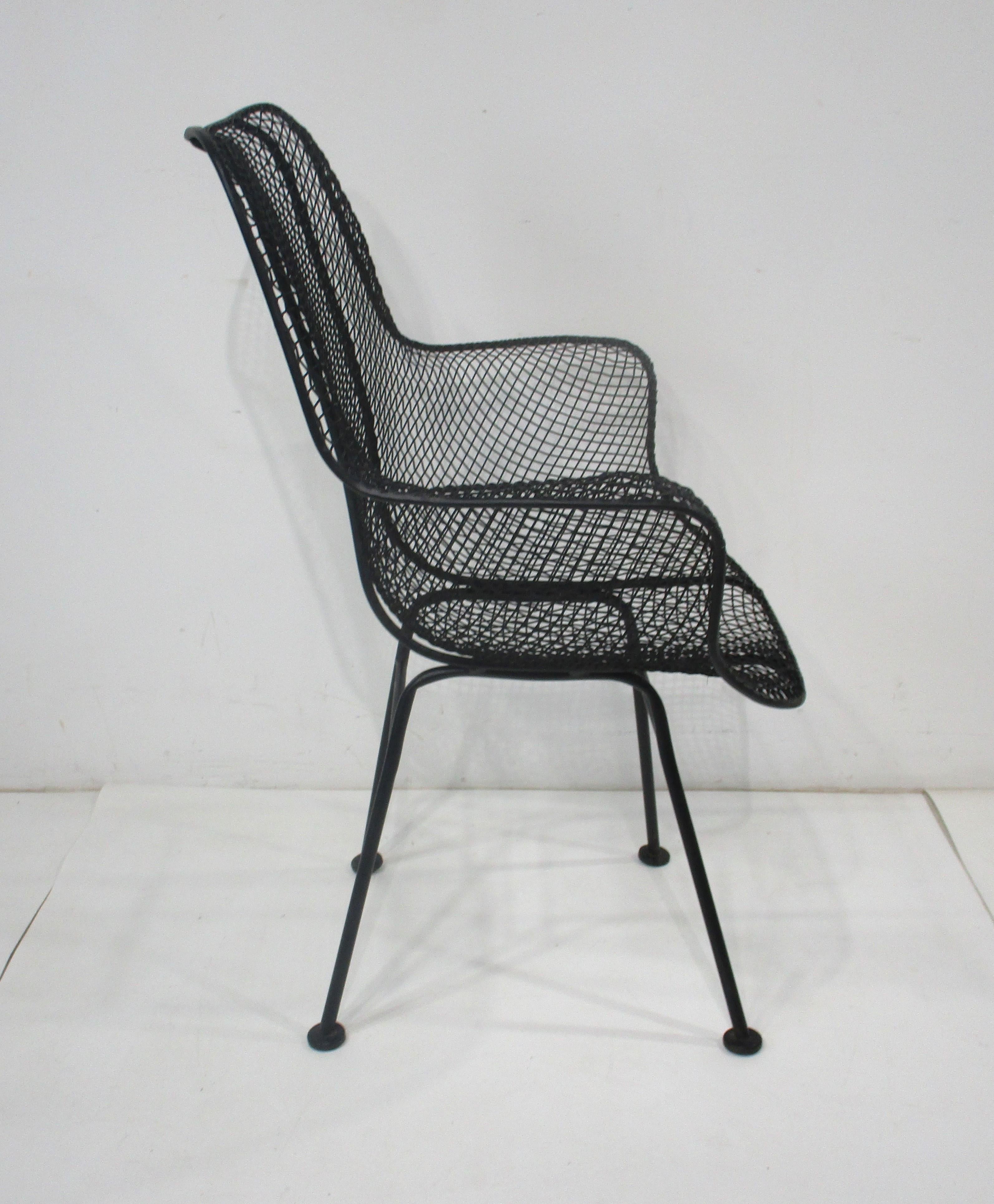 Mid-Century Modern Russell Woodard Sculptura Wire Armchair in the Style of Eames (B) For Sale