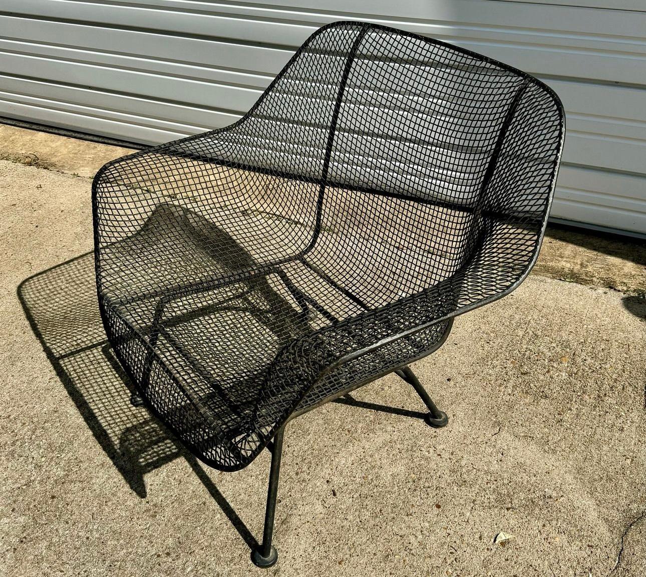 Mid-Century Modern Russell Woodard Sculptura Wrought Iron Lounge Chairs, a Pair For Sale