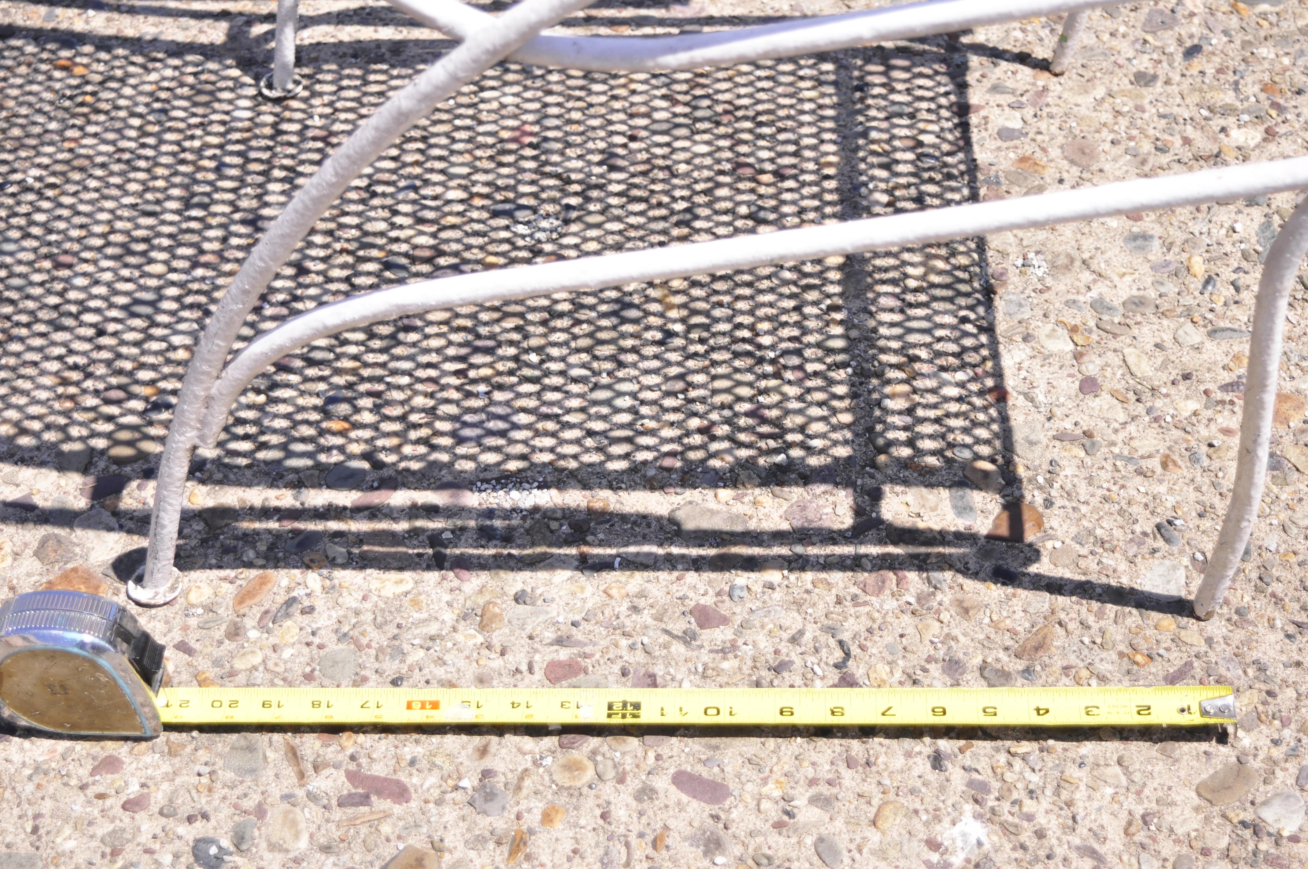 Russell Woodard Sculptura Wrought Iron Sculptural Garden Patio Dining Arm Chair In Good Condition In Philadelphia, PA